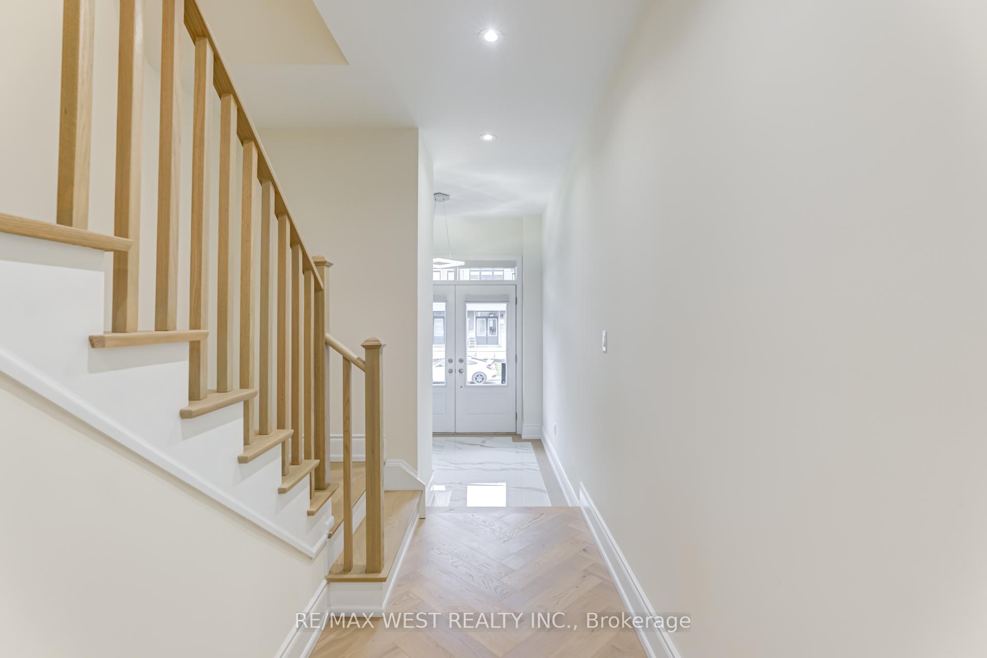 Photo 16 of 8 Singhampton Road, Vaughan, Kleinburg — HOMEH