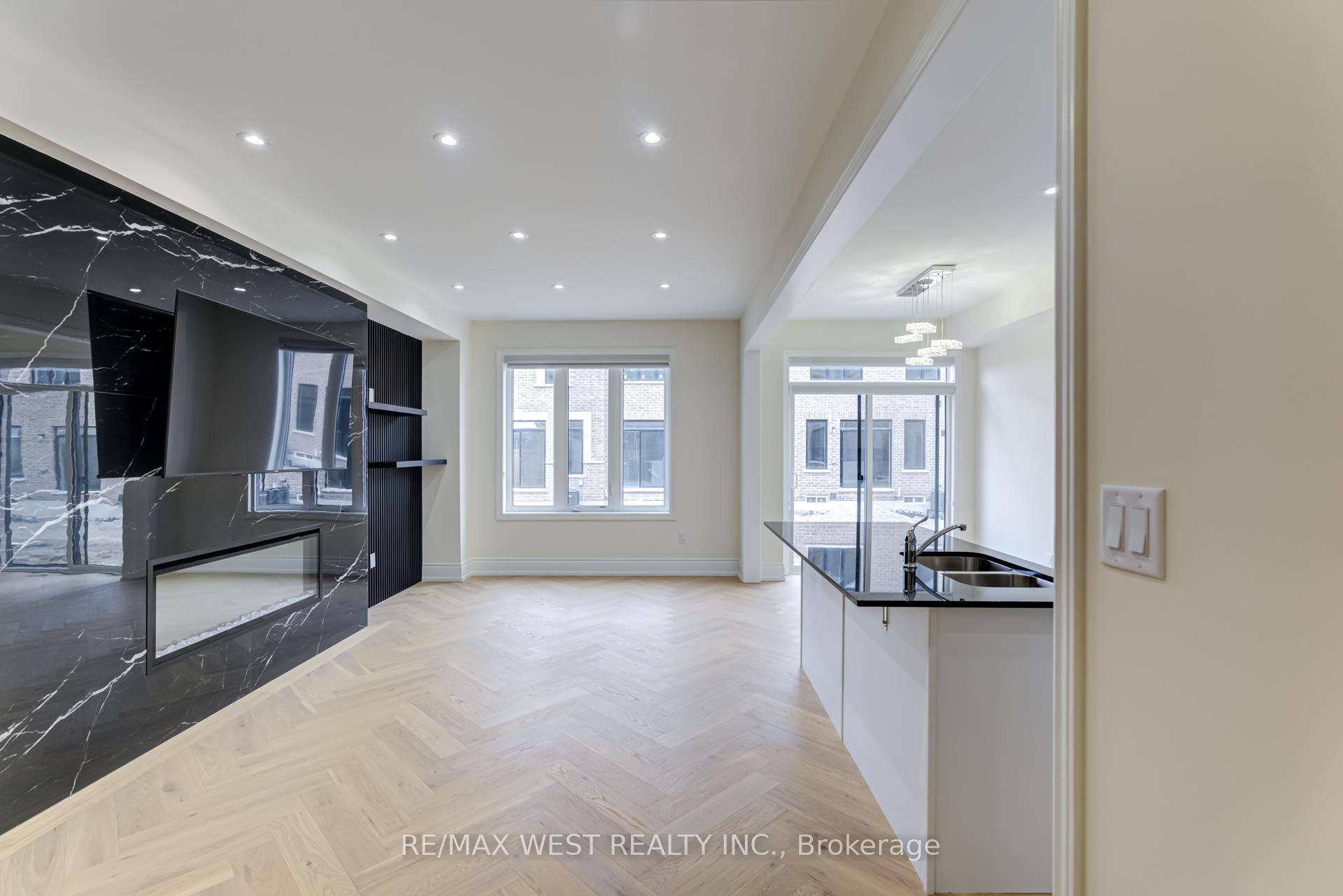 Photo 5 of 8 Singhampton Road, Vaughan, Kleinburg — HOMEH