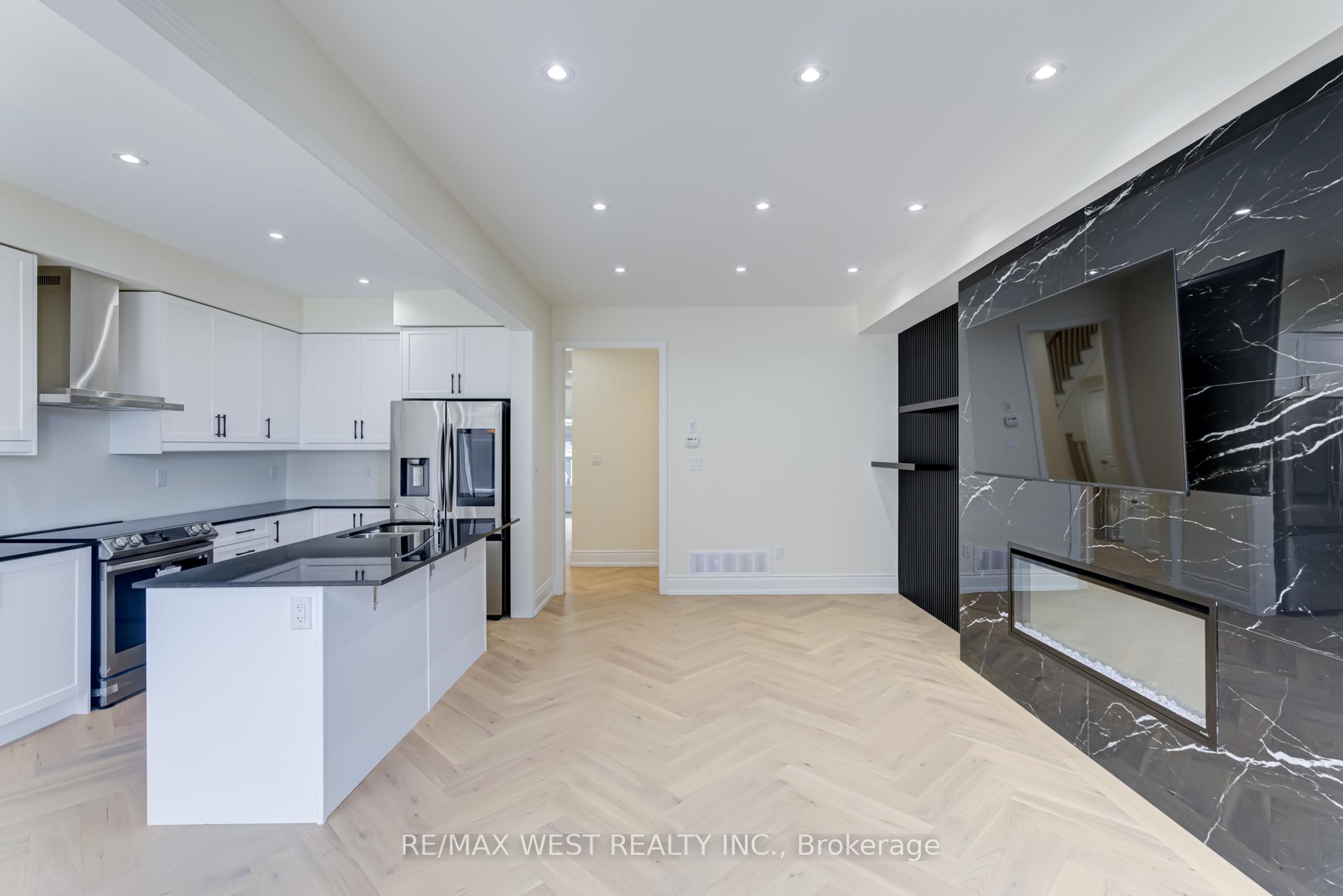 Photo 10 of 8 Singhampton Road, Vaughan, Kleinburg — HOMEH