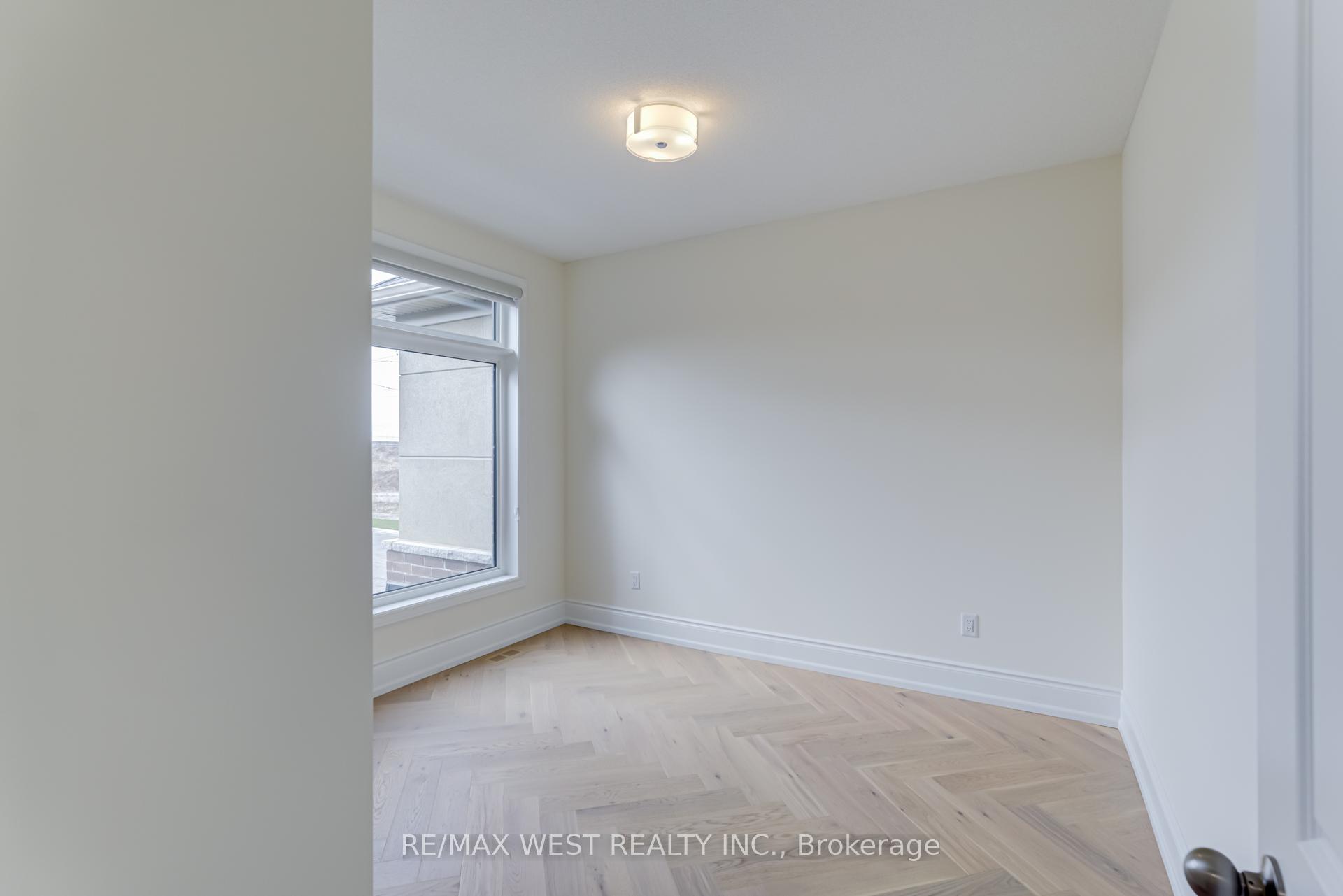 Photo 33 of 8 Singhampton Road, Vaughan, Kleinburg — HOMEH