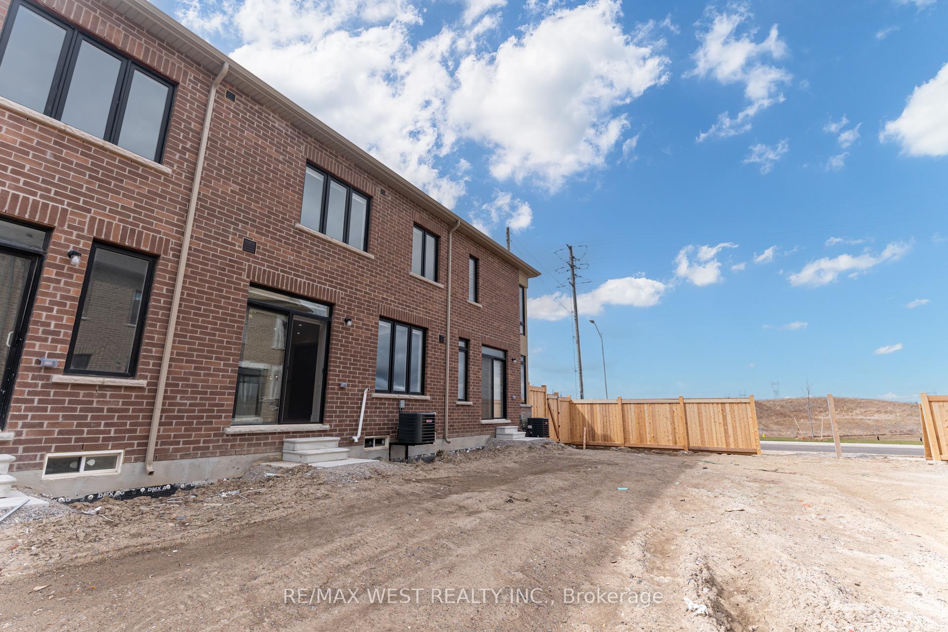 Photo 36 of 8 Singhampton Road, Vaughan, Kleinburg — HOMEH