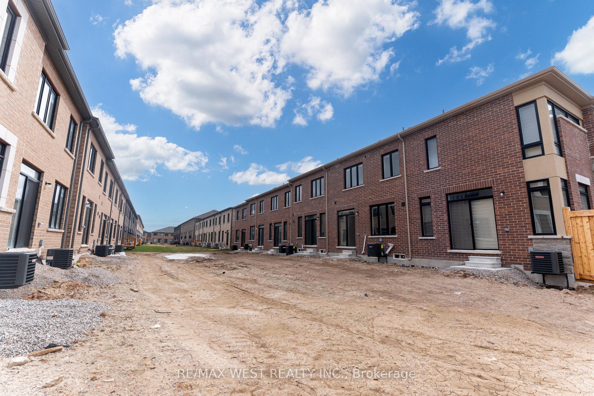 Photo 39 of 8 Singhampton Road, Vaughan, Kleinburg — HOMEH