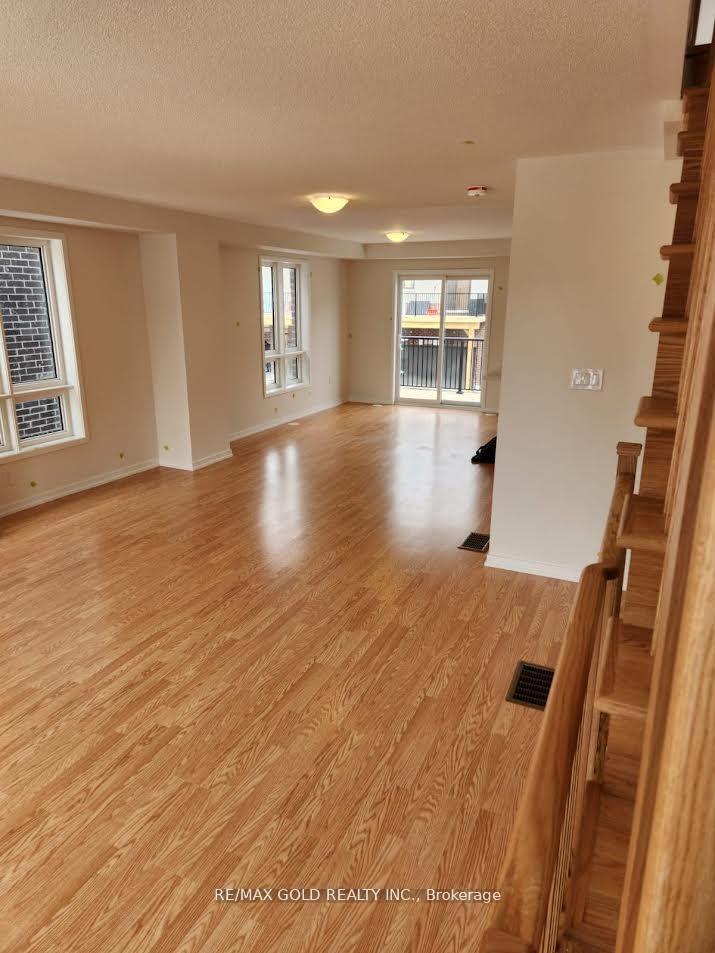Photo 8 of 1393 Bradenton Path, Oshawa, Eastdale — HOMEH