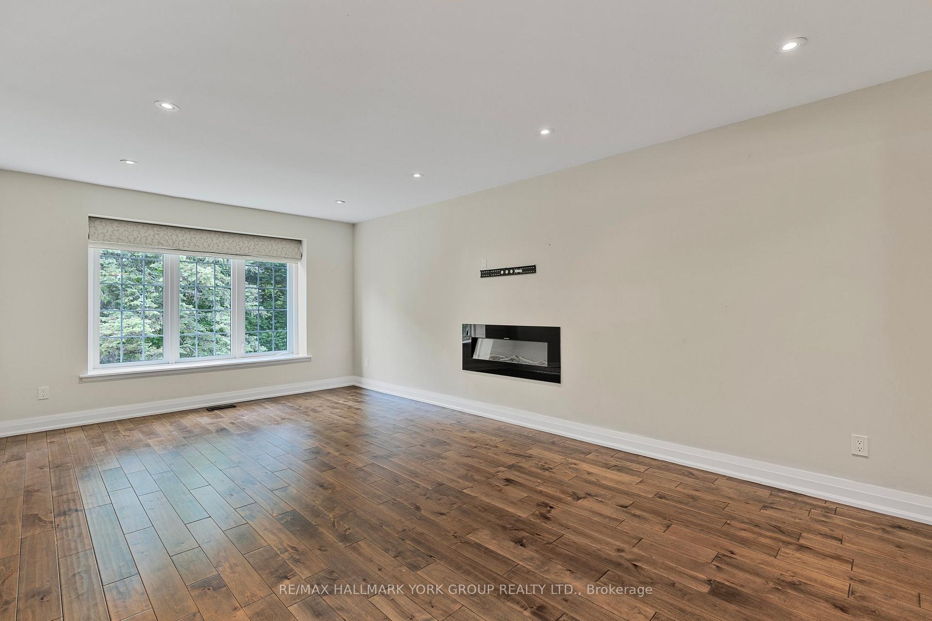 Photo 3 of 3 Pinehurst Court, Aurora, Aurora Village — HOMEH