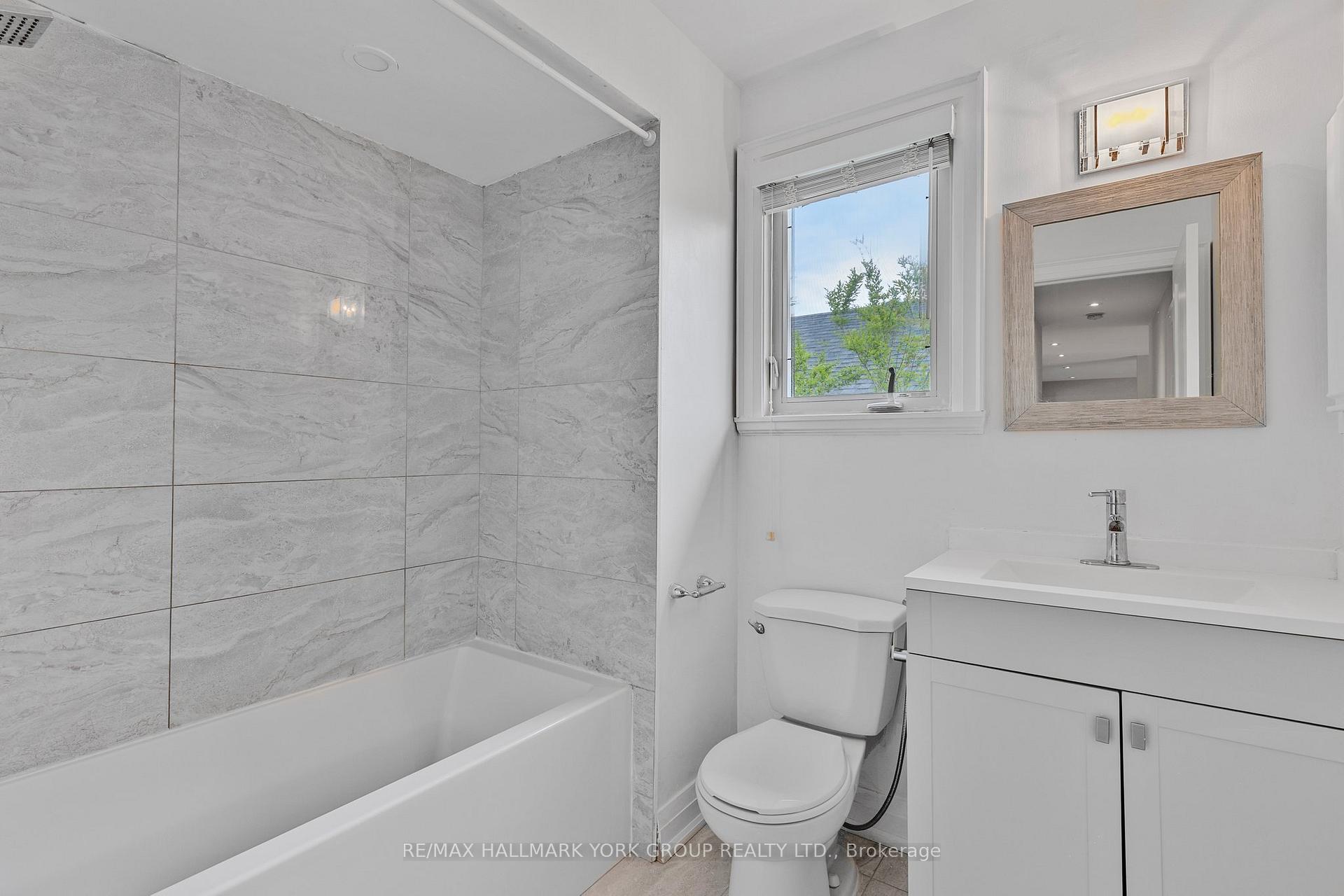 Photo 17 of 3 Pinehurst Court, Aurora, Aurora Village — HOMEH