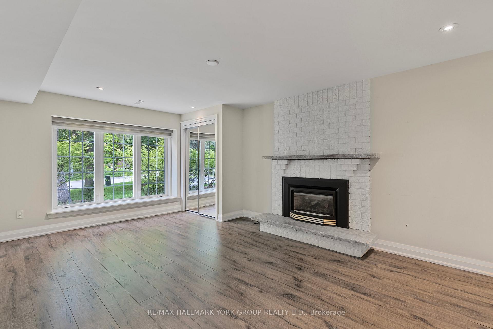 Photo 22 of 3 Pinehurst Court, Aurora, Aurora Village — HOMEH