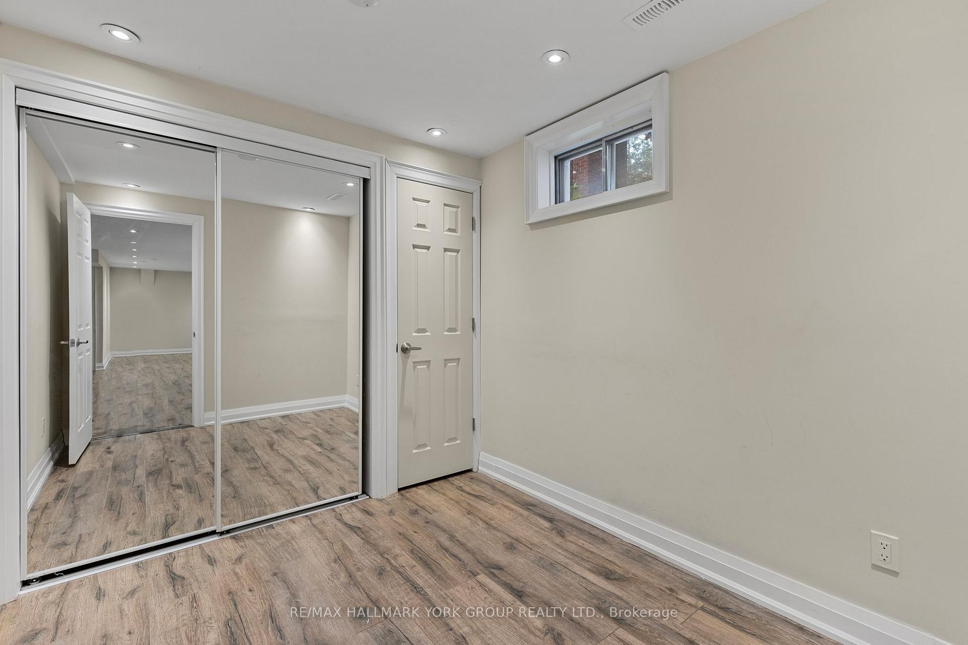 Photo 18 of 3 Pinehurst Court, Aurora, Aurora Village — HOMEH