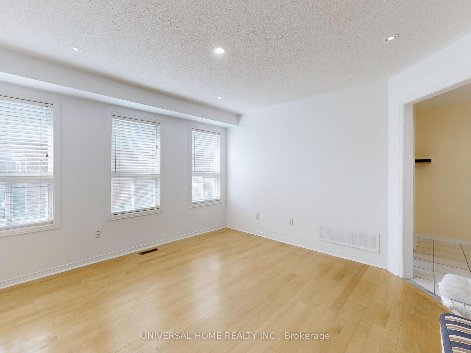 Photo 32 of 49 Cariglia Trail, Markham, Village Green-South Unionville — HOMEH