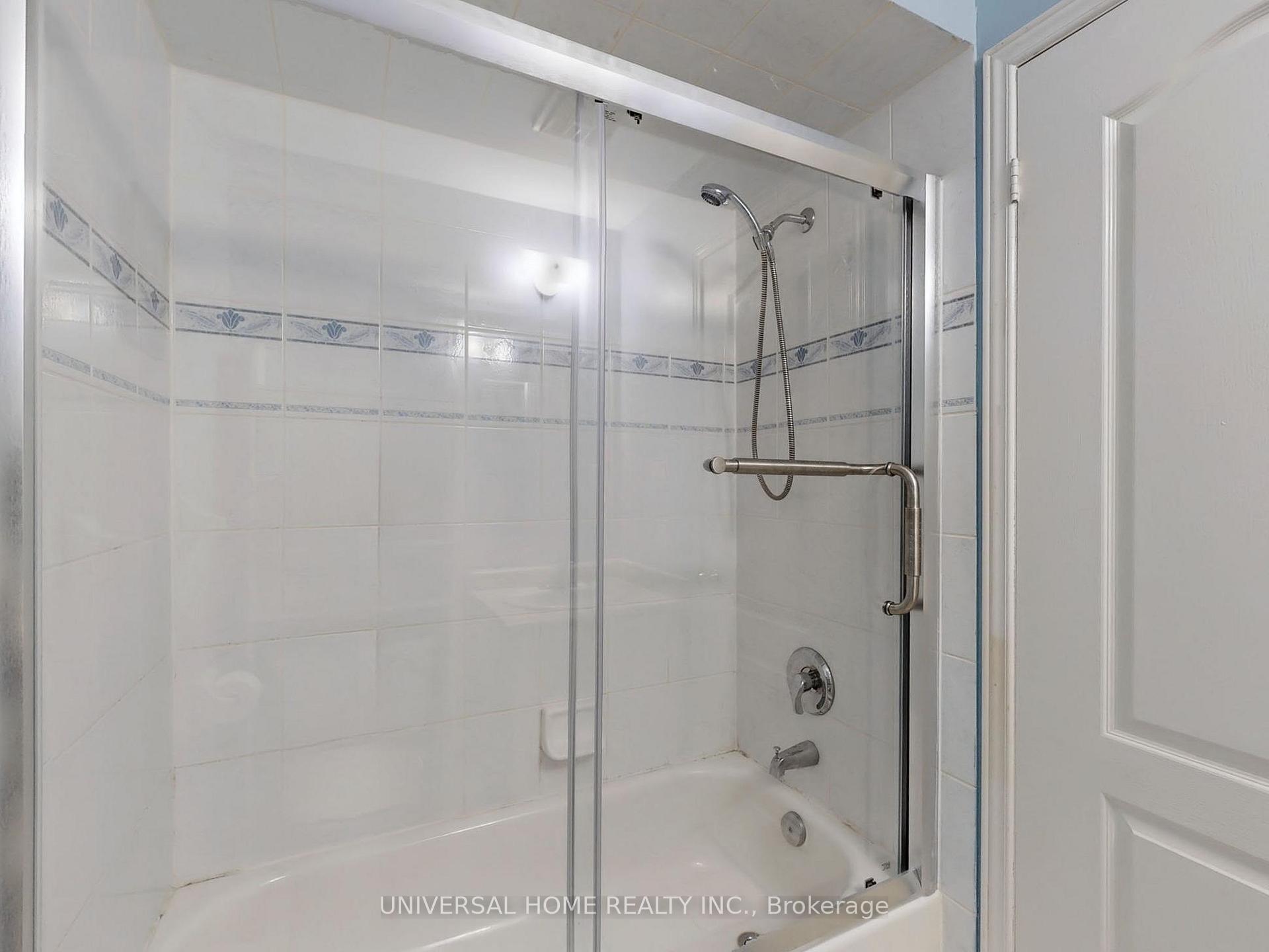 Photo 12 of 49 Cariglia Trail, Markham, Village Green-South Unionville — HOMEH