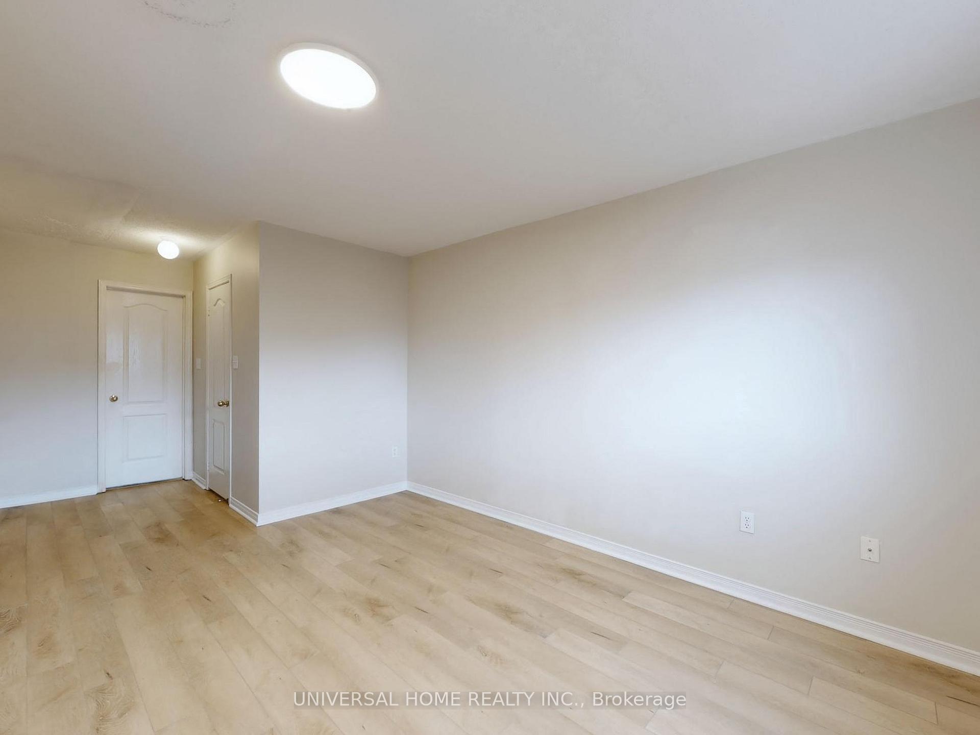 Photo 10 of 49 Cariglia Trail, Markham, Village Green-South Unionville — HOMEH