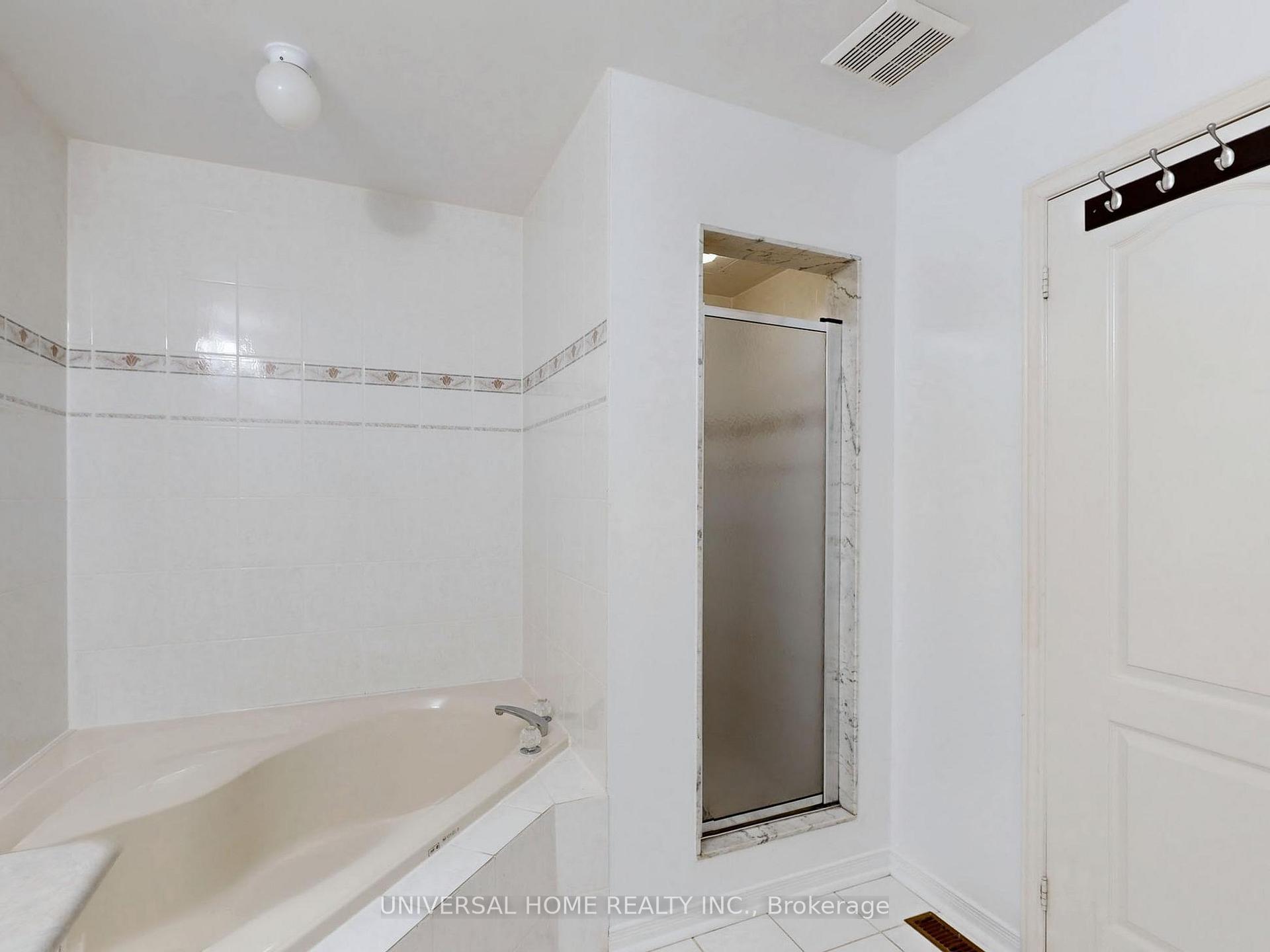 Photo 14 of 49 Cariglia Trail, Markham, Village Green-South Unionville — HOMEH