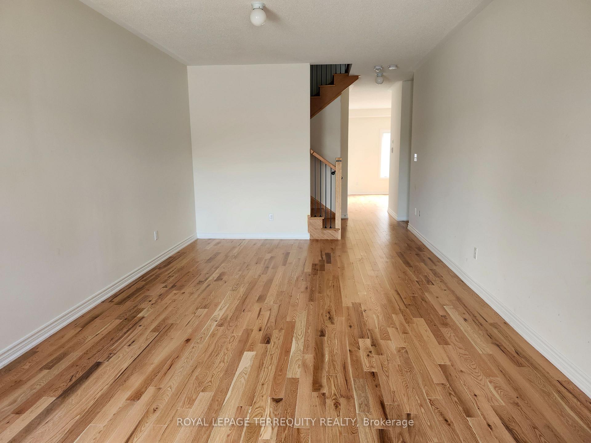 Photo 5 of 1117 Marathon Avenue, Pickering, Rural Pickering — HOMEH
