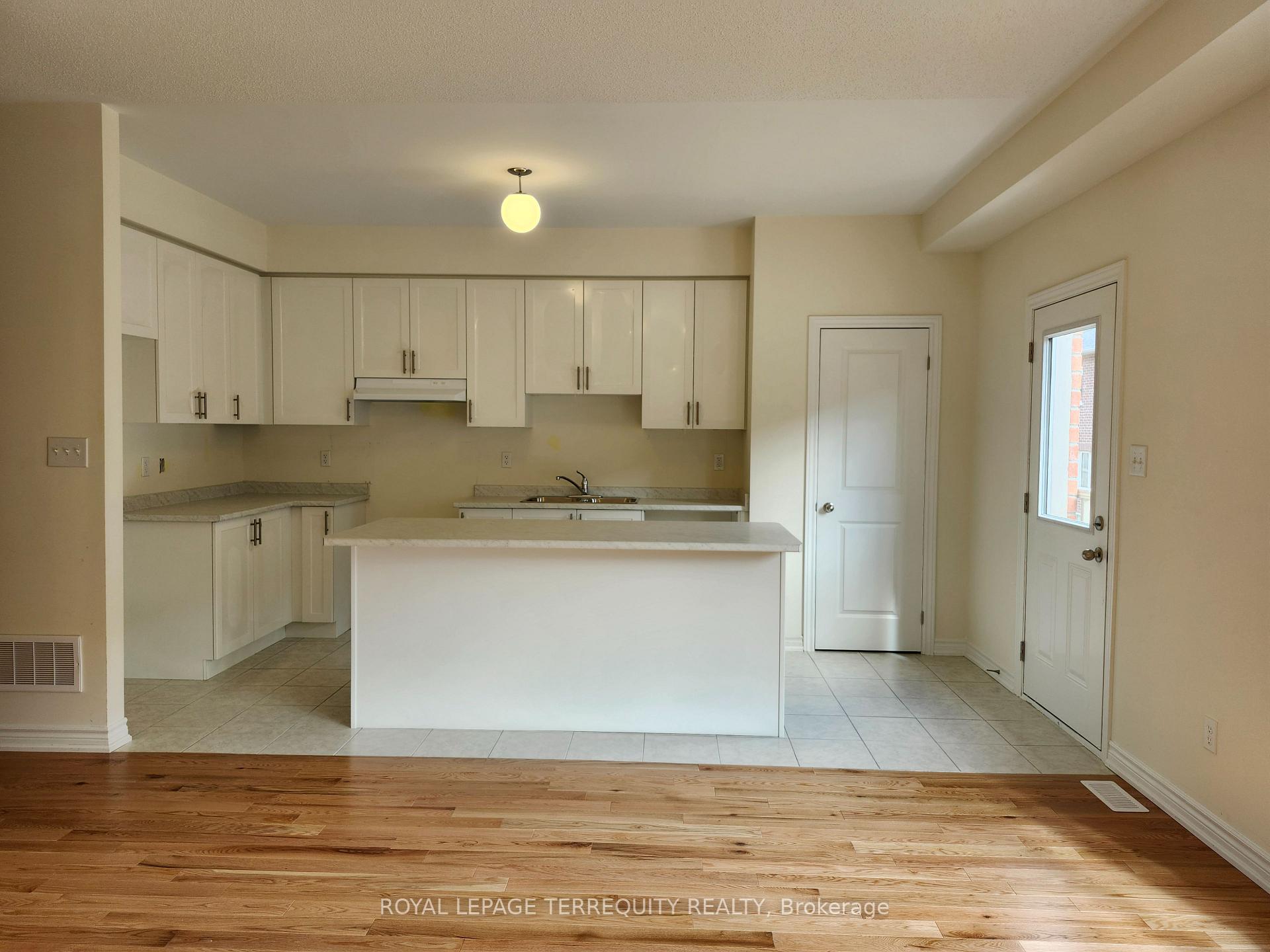 Photo 8 of 1117 Marathon Avenue, Pickering, Rural Pickering — HOMEH