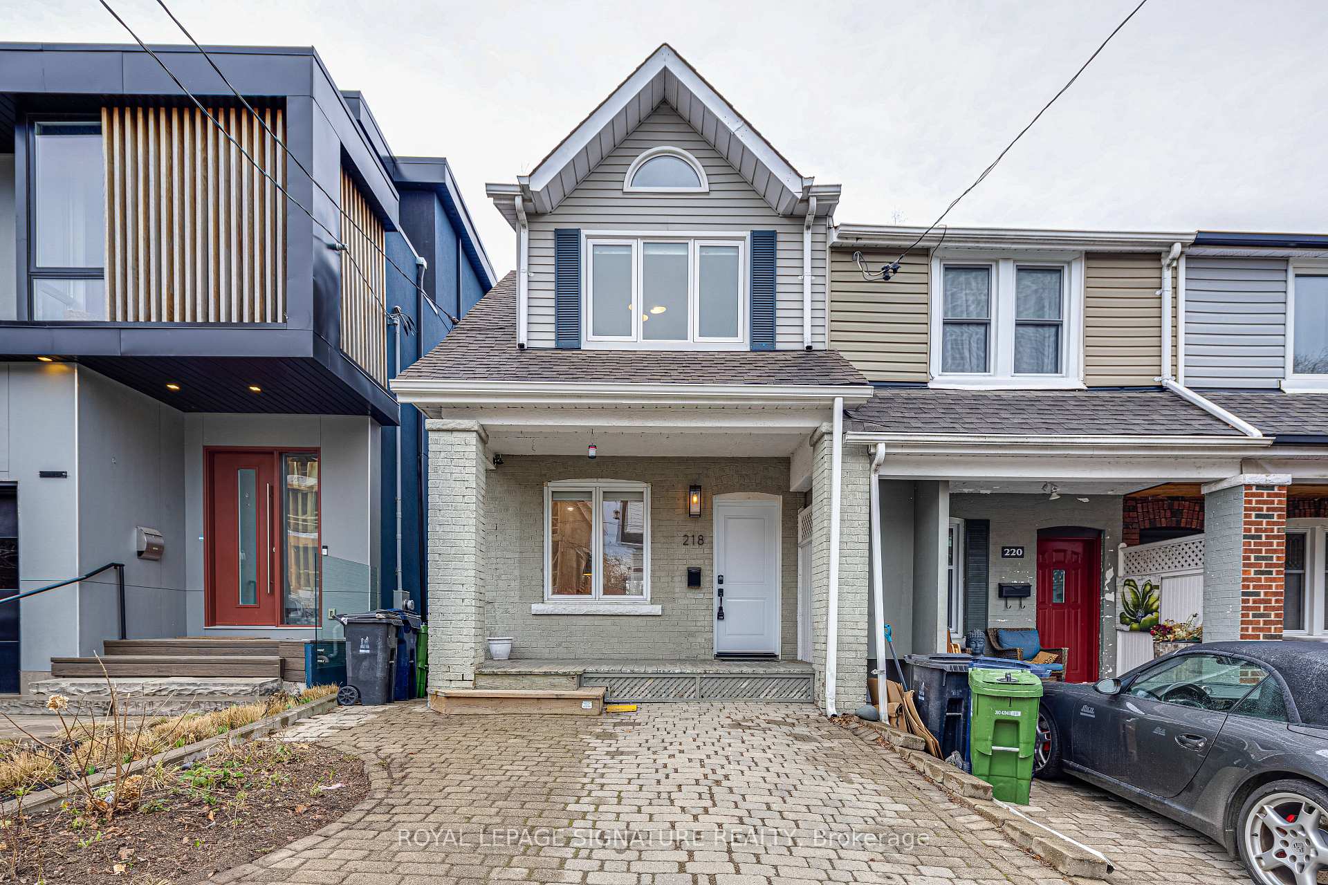 Front of 218 Lee Avenue