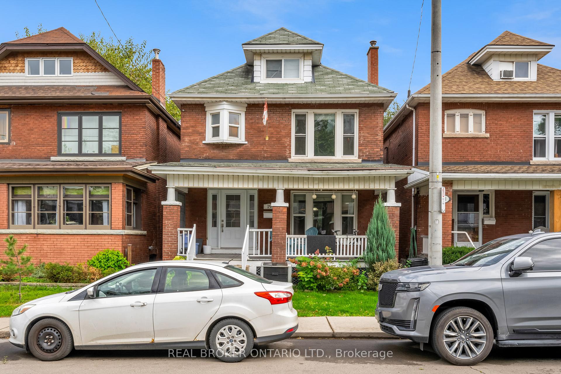 Front of 19 Barnesdale Avenue S