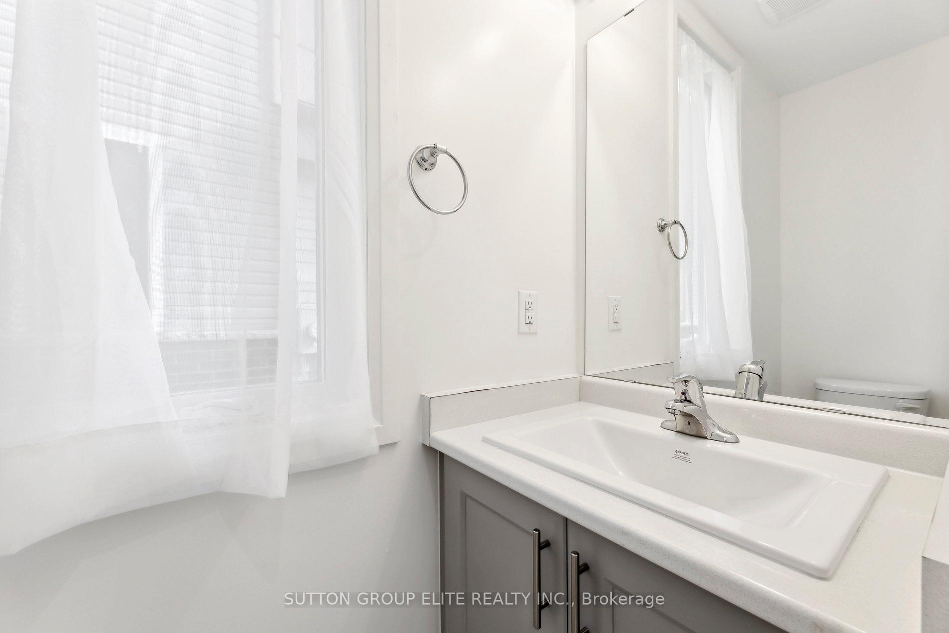 Photo 11 of Unit 65, 31 Caspian Square, Clarington, Bowmanville — HOMEH