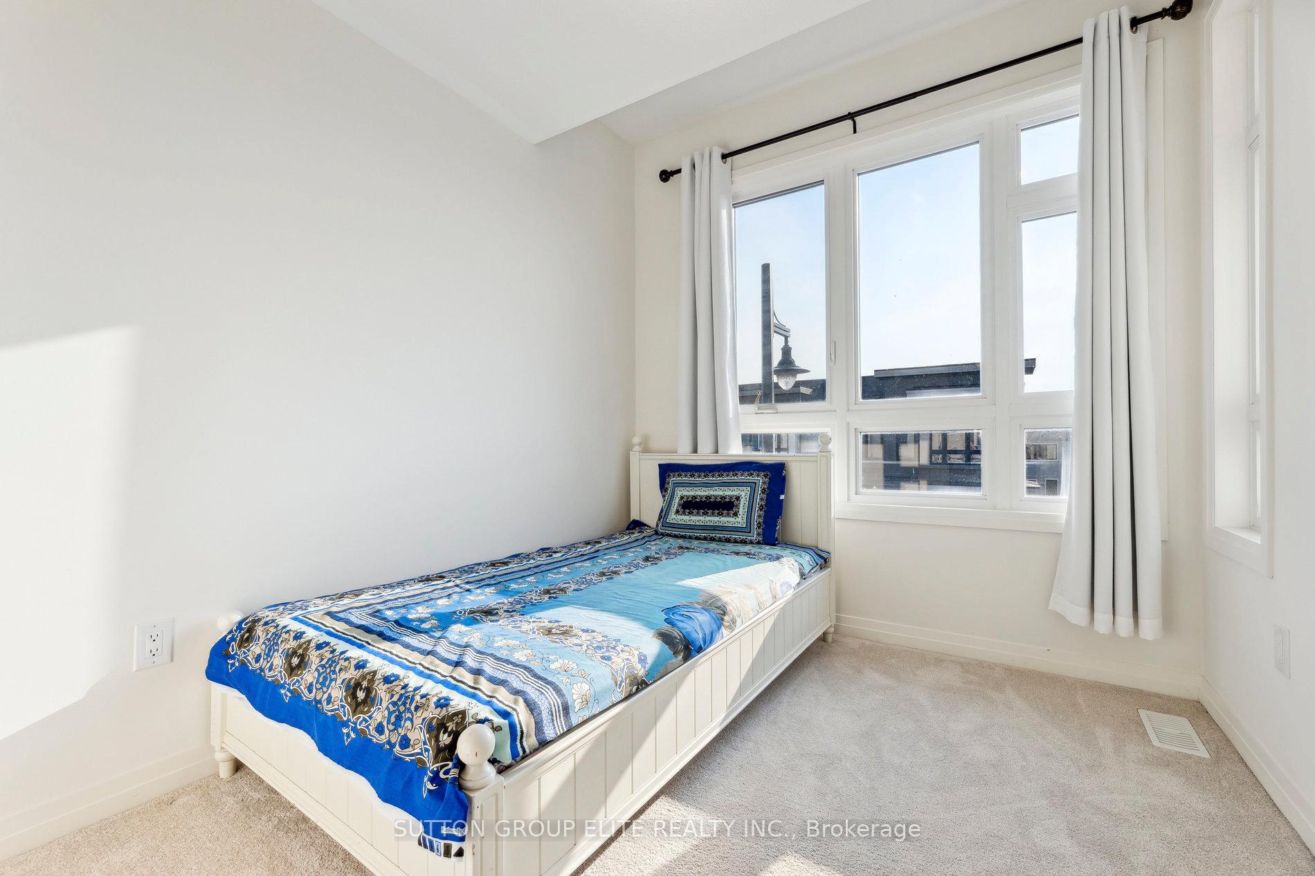 Photo 10 of Unit 65, 31 Caspian Square, Clarington, Bowmanville — HOMEH