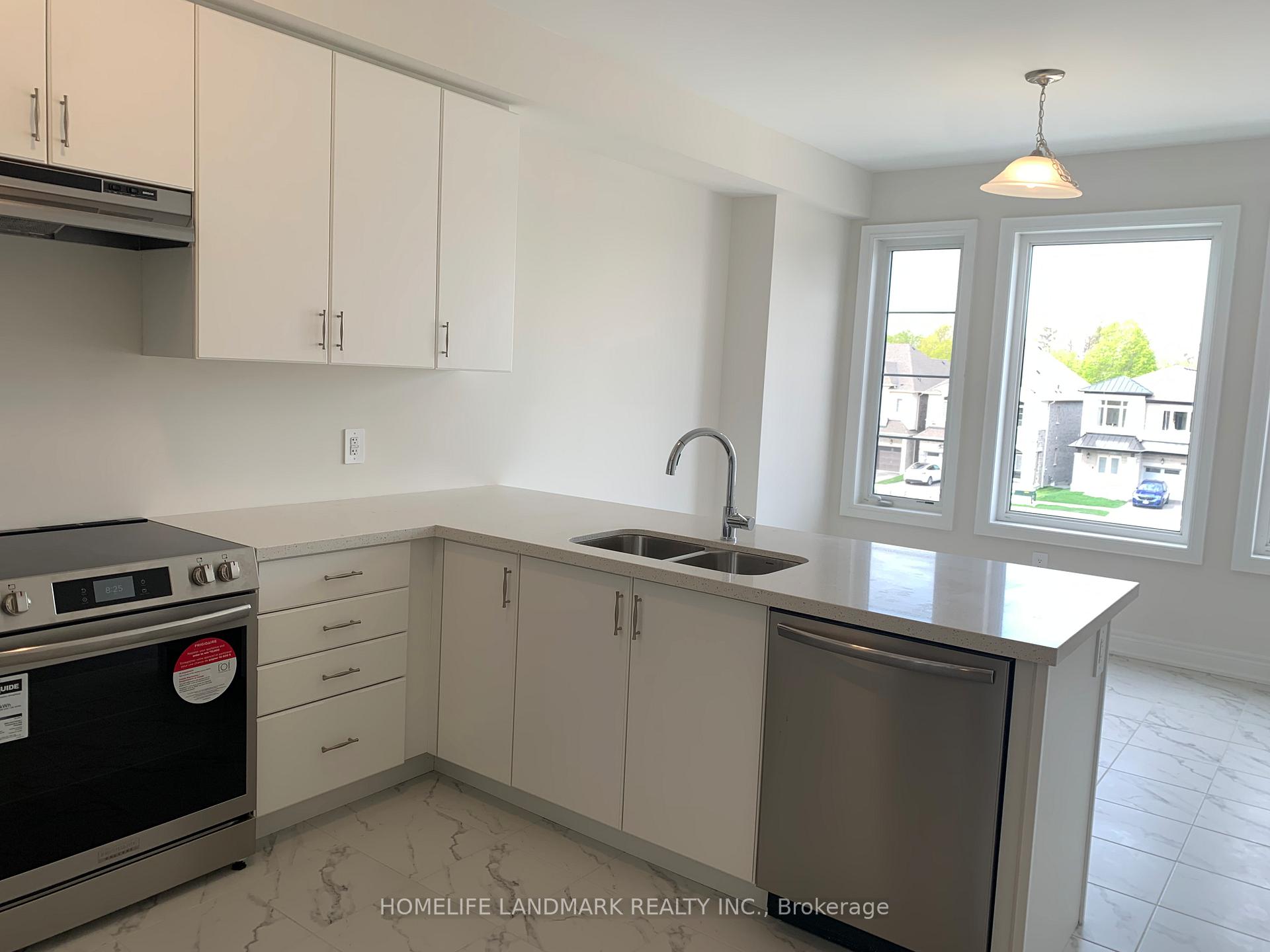 Photo 3 of 2814 Tippett Mews, Pickering, Rural Pickering — HOMEH