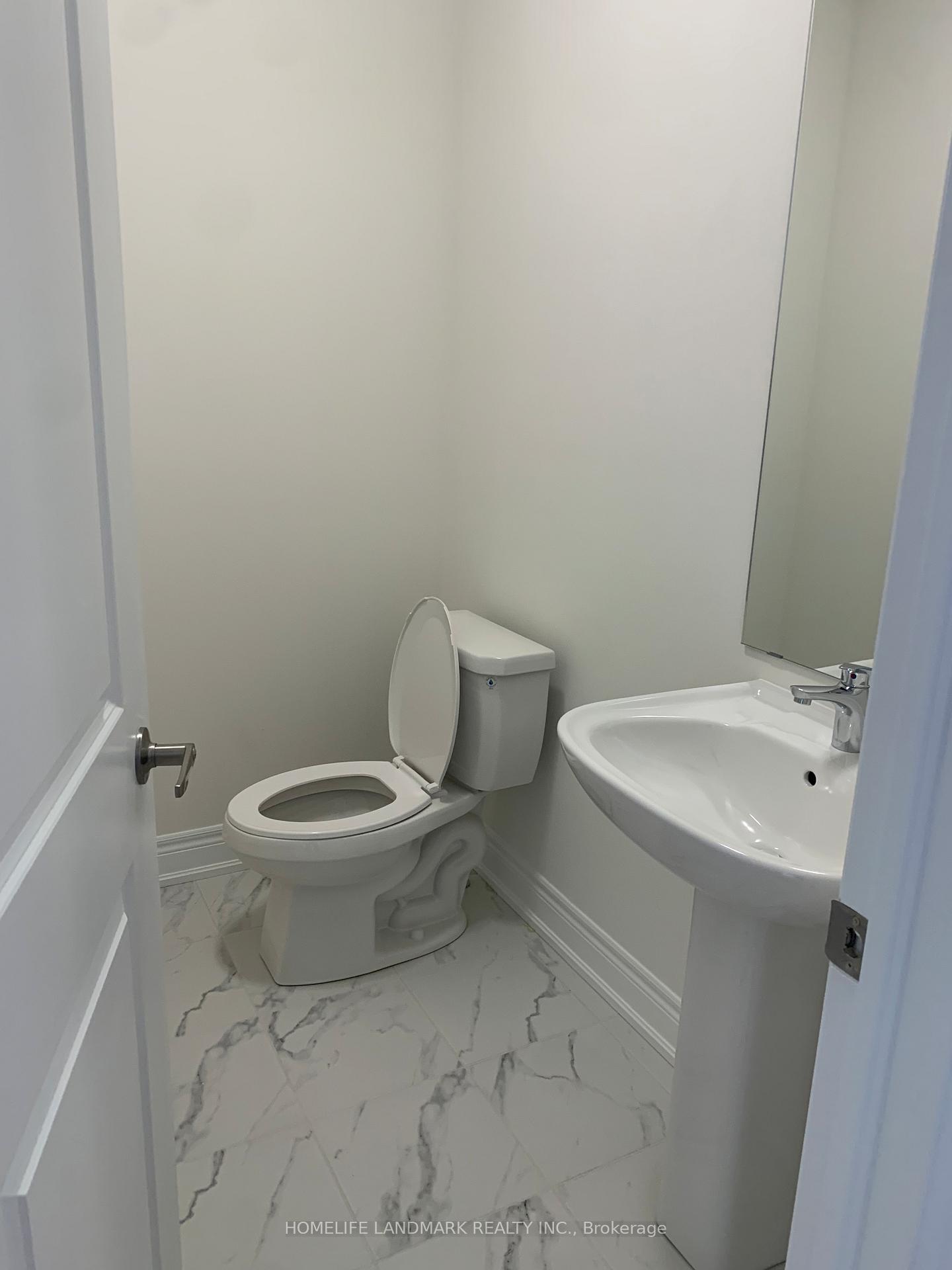 Photo 4 of 2814 Tippett Mews, Pickering, Rural Pickering — HOMEH