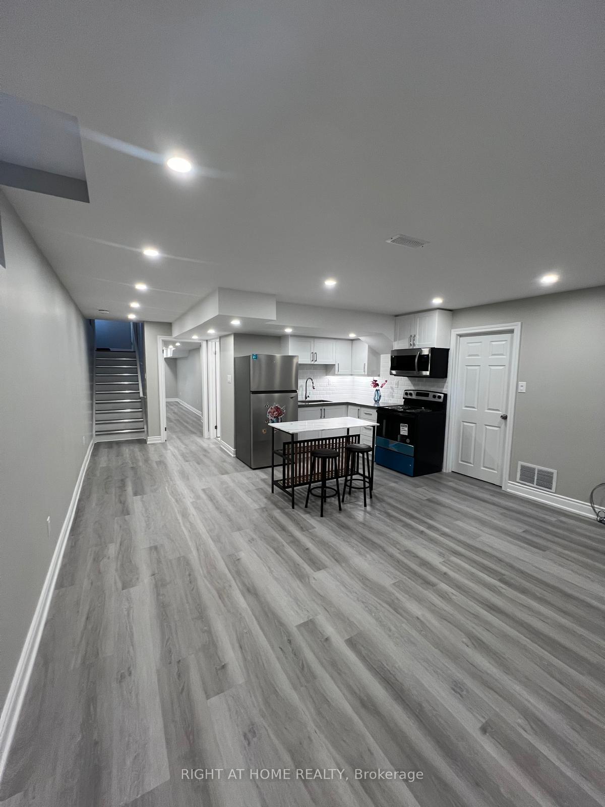 Photo 15 of 1156 Caliper Lane N, Pickering, Rural Pickering — HOMEH