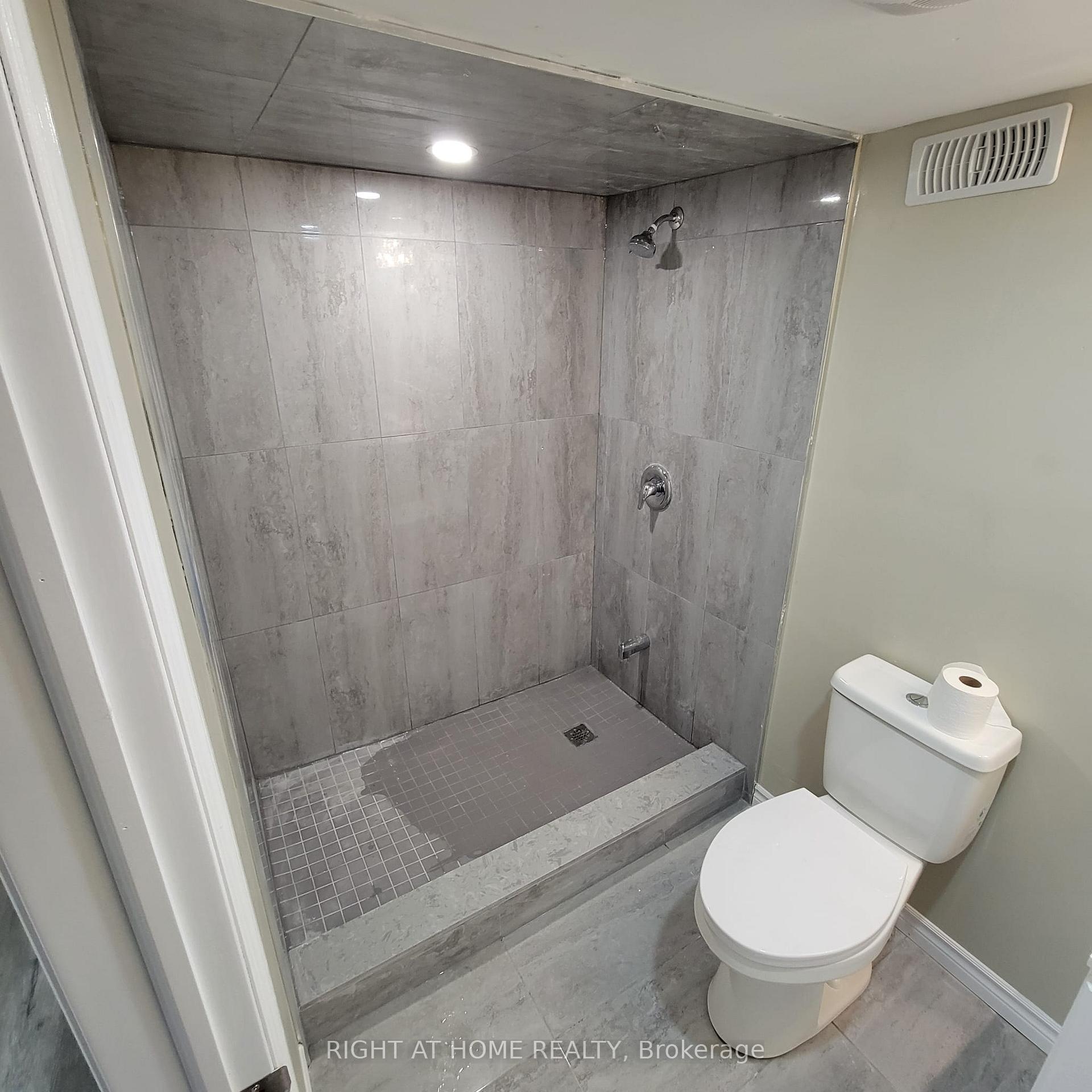 Photo 11 of Unit 1519 a, 1519 Eagleview Drive, Pickering, Liverpool — HOMEH