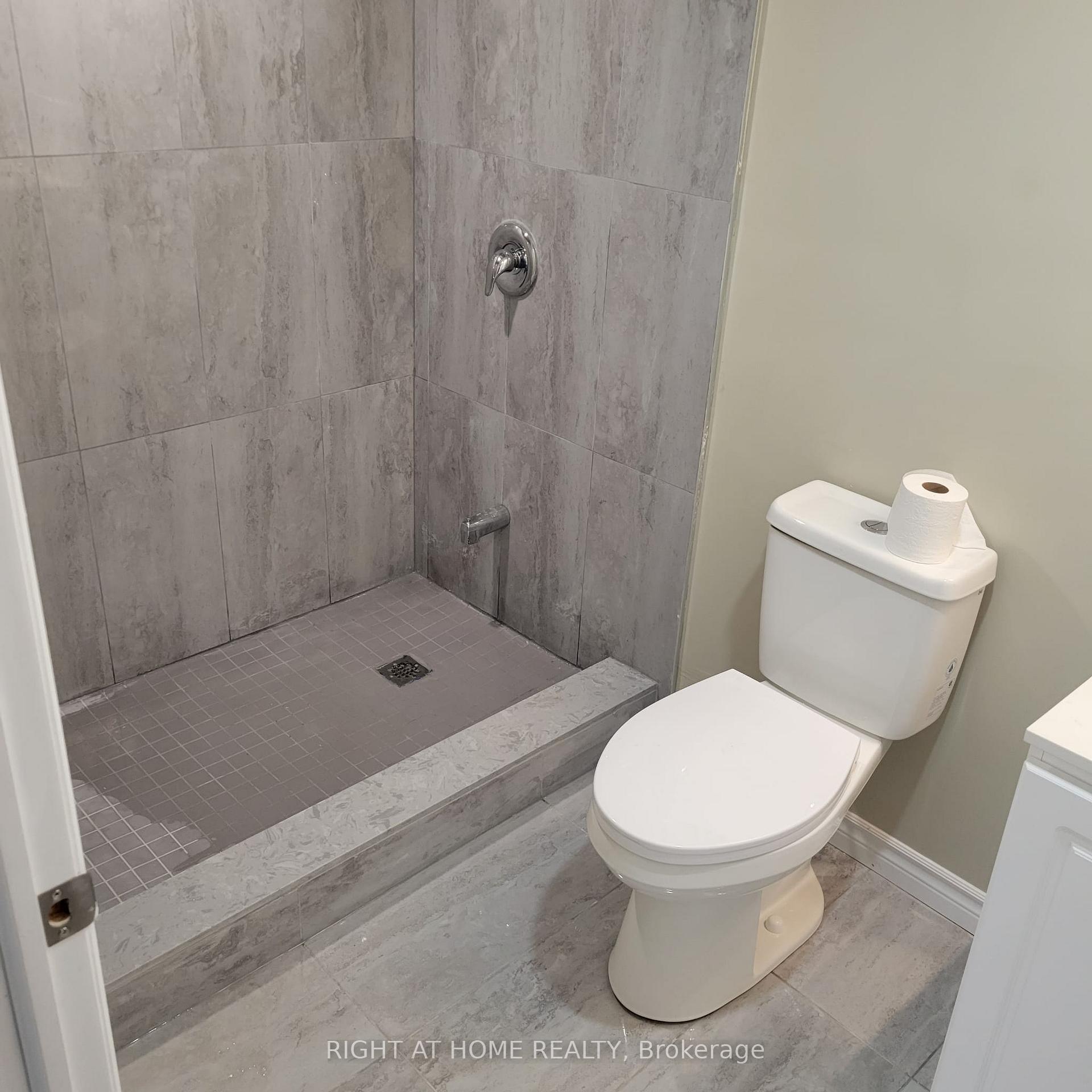 Photo 10 of Unit 1519 a, 1519 Eagleview Drive, Pickering, Liverpool — HOMEH