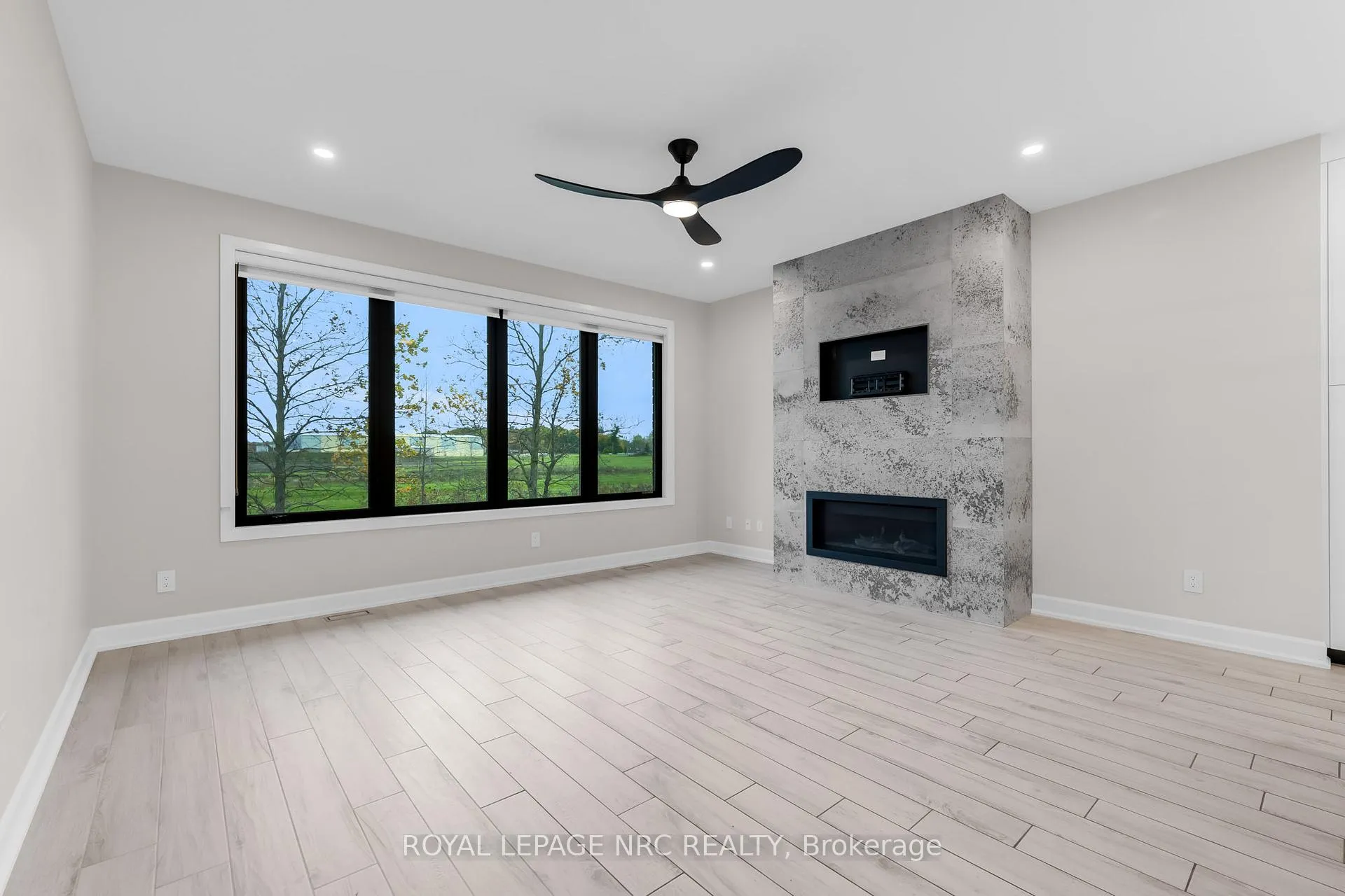 Photo 16 of 21 Singer Street, Thorold, Hurricane/Merrittville — HOMEH