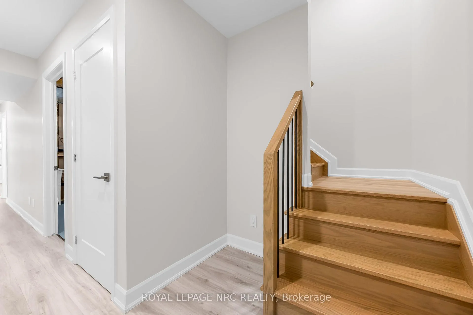 Photo 42 of 21 Singer Street, Thorold, Hurricane/Merrittville — HOMEH