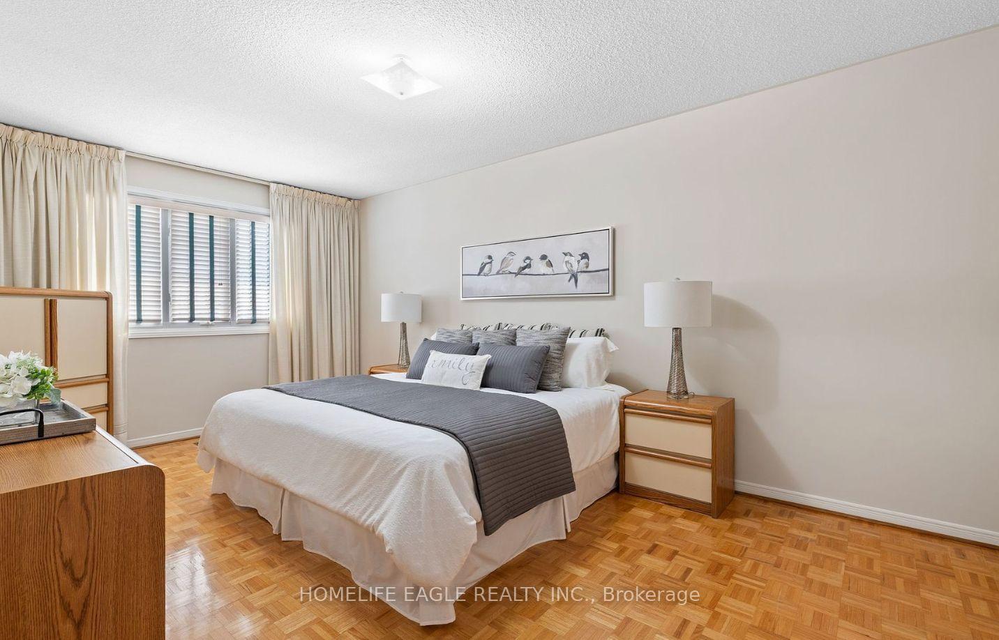 Photo 12 of 263 Clover Leaf Street, Vaughan, East Woodbridge — HOMEH