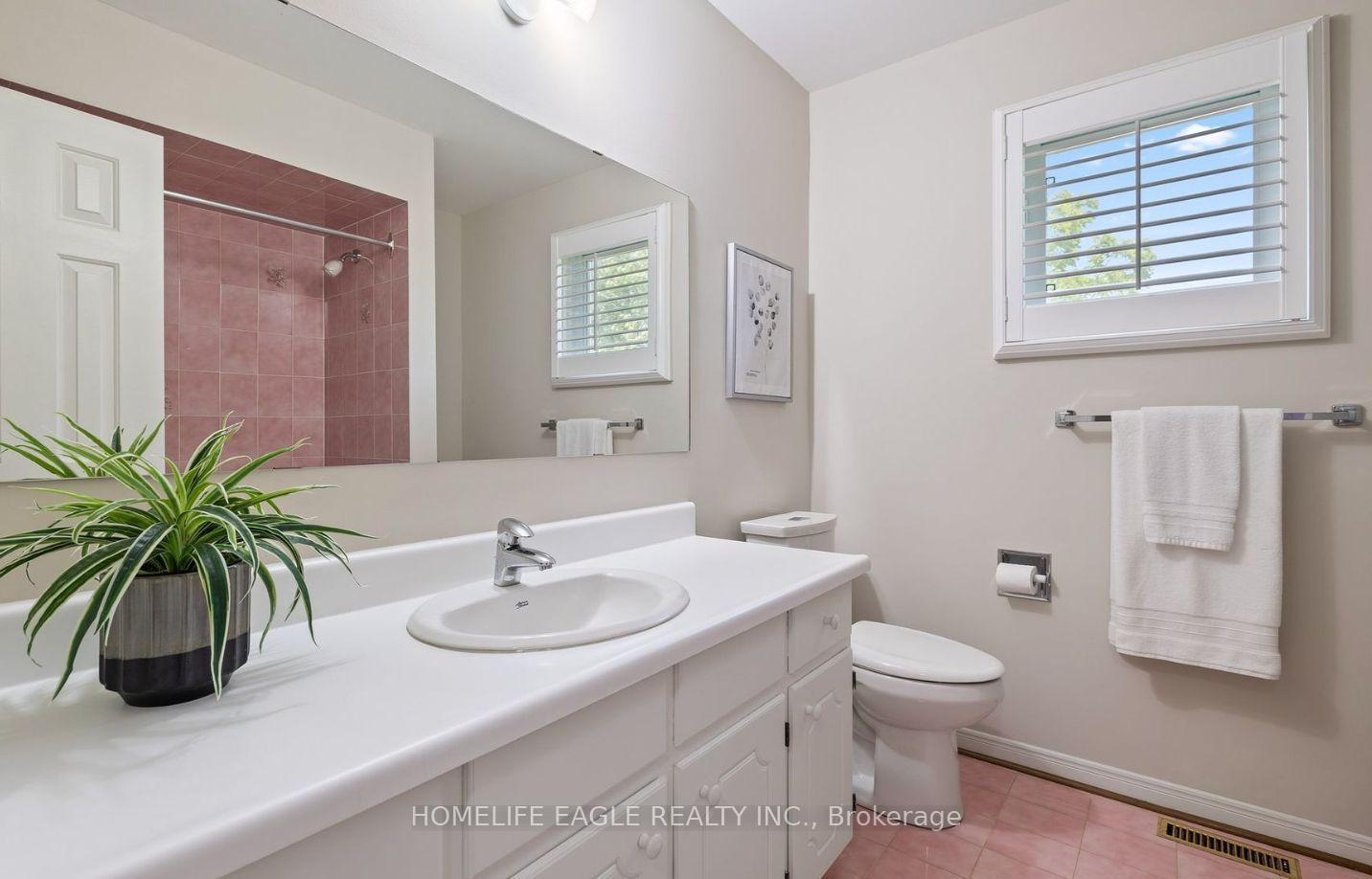 Photo 16 of 263 Clover Leaf Street, Vaughan, East Woodbridge — HOMEH