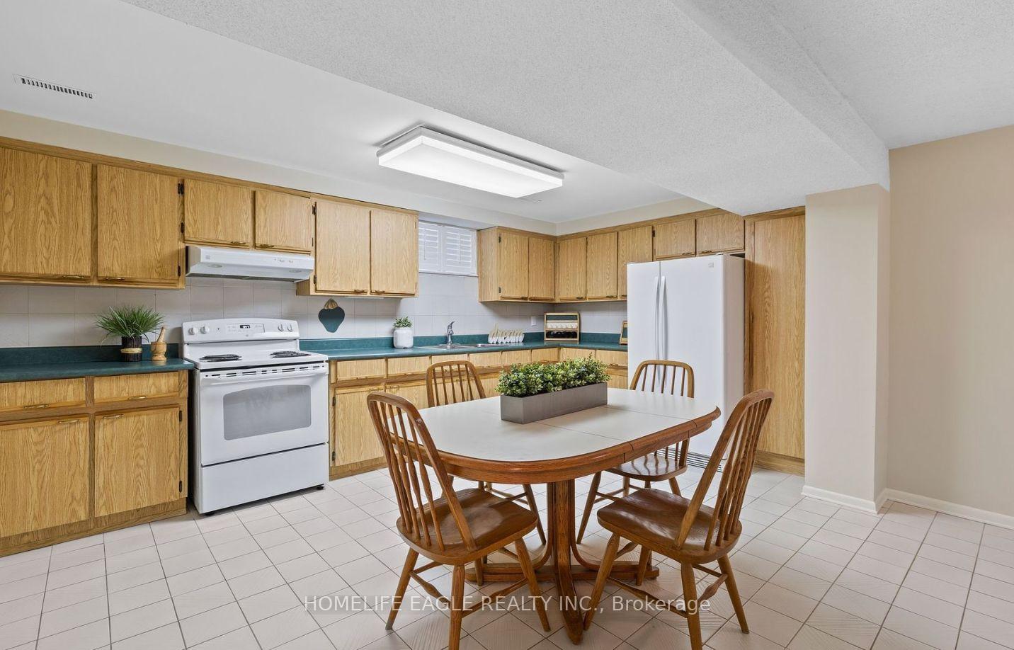 Photo 17 of 263 Clover Leaf Street, Vaughan, East Woodbridge — HOMEH