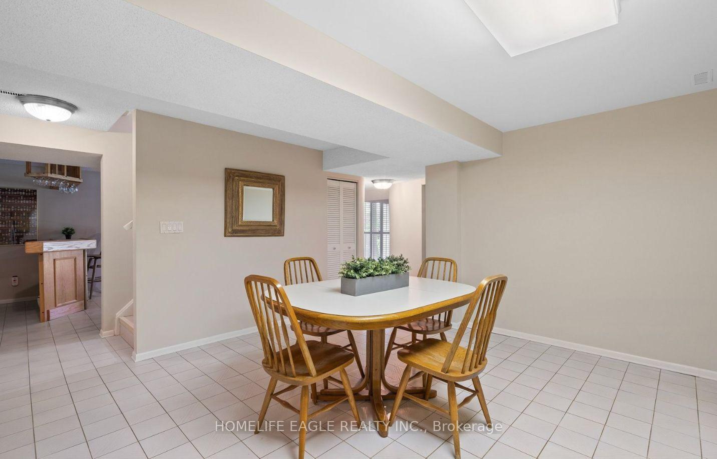 Photo 18 of 263 Clover Leaf Street, Vaughan, East Woodbridge — HOMEH