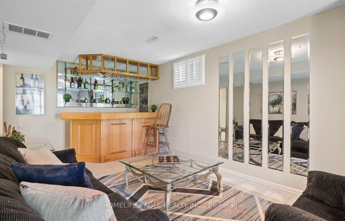 Photo 19 of 263 Clover Leaf Street, Vaughan, East Woodbridge — HOMEH