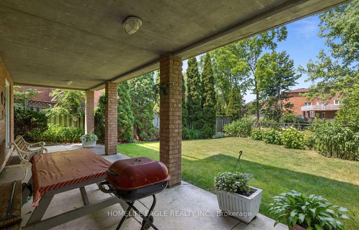 Photo 23 of 263 Clover Leaf Street, Vaughan, East Woodbridge — HOMEH