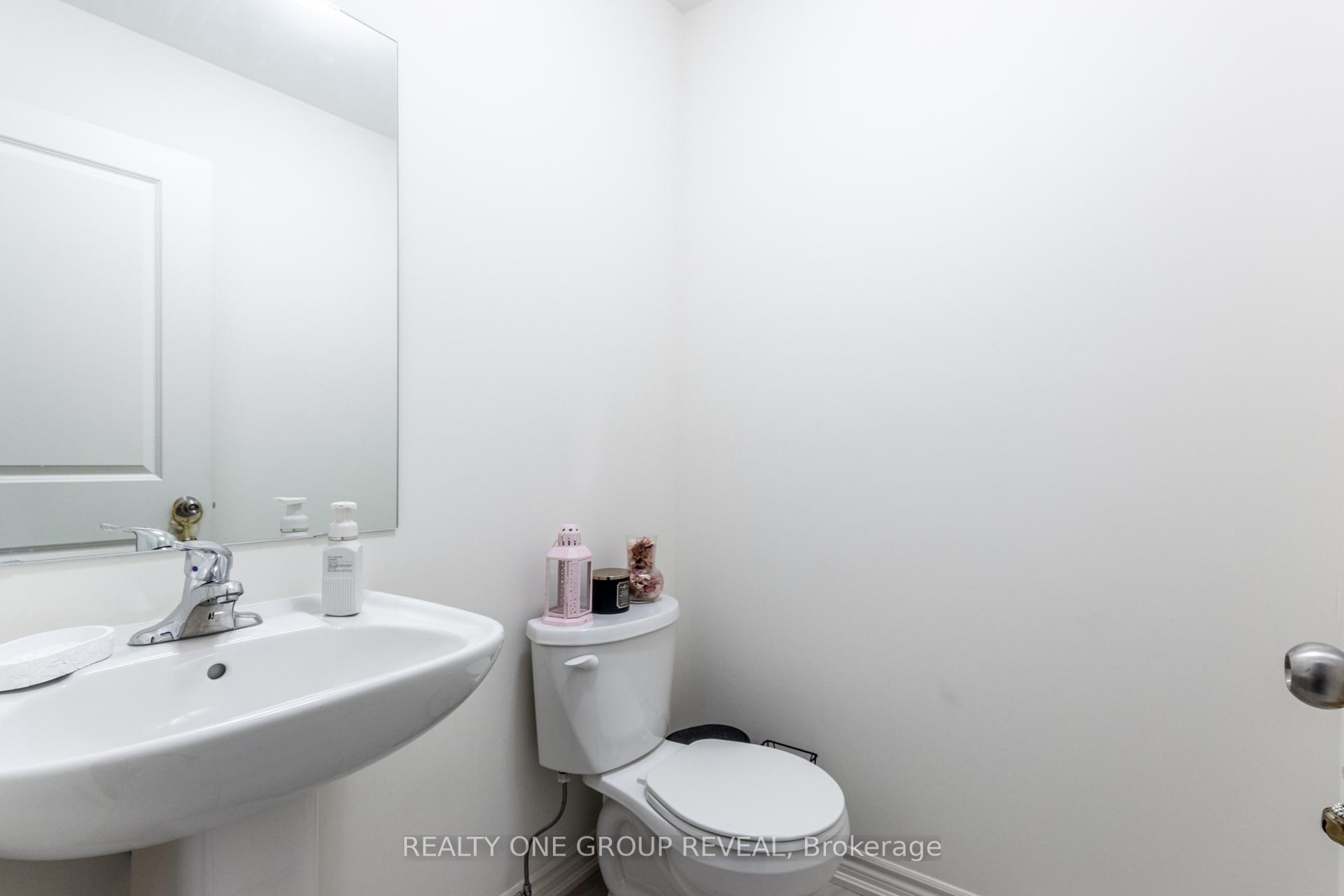Photo 3 of 526 Danks Ridge Drive, Ajax, South East — HOMEH