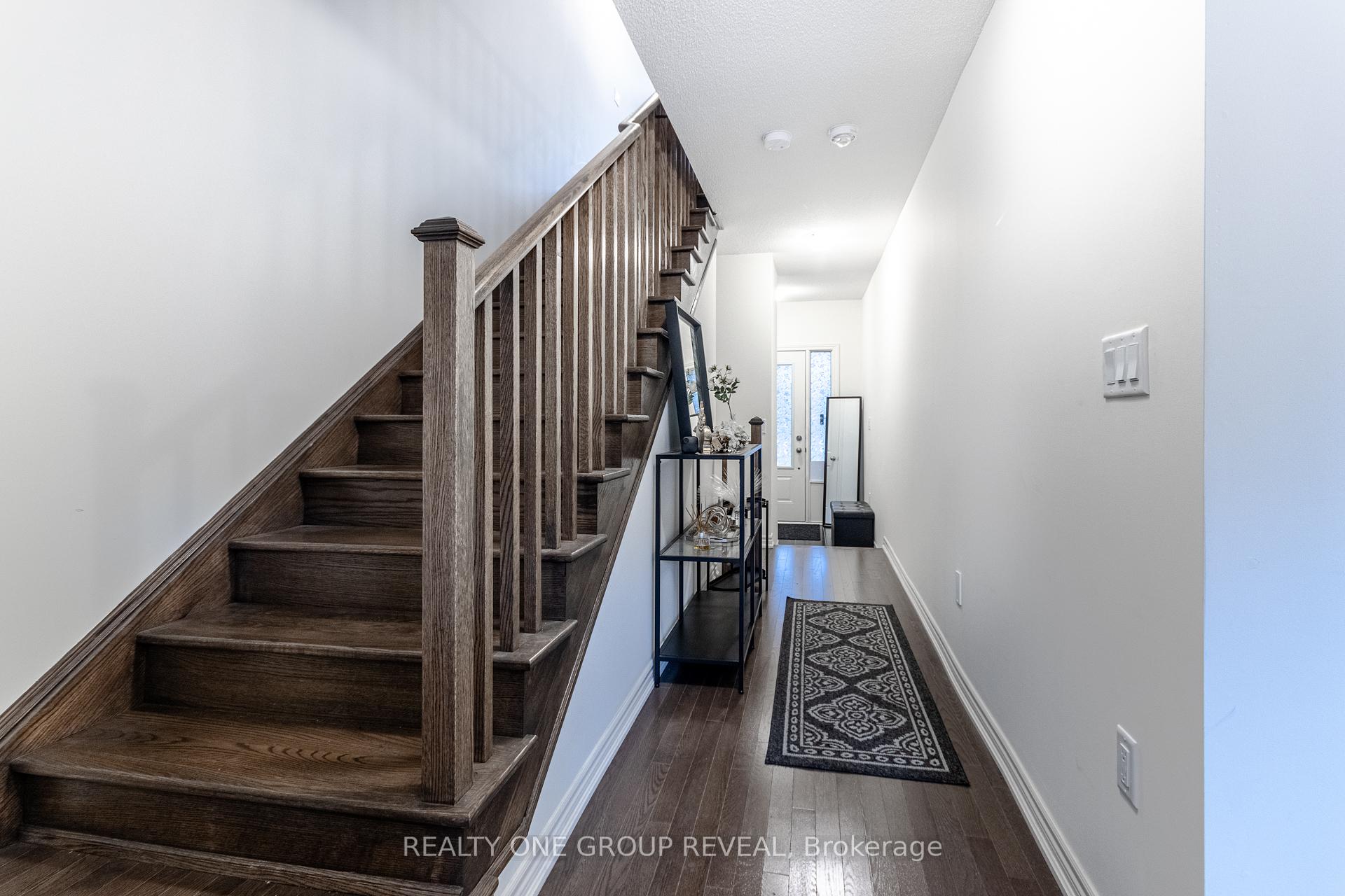 Photo 4 of 526 Danks Ridge Drive, Ajax, South East — HOMEH