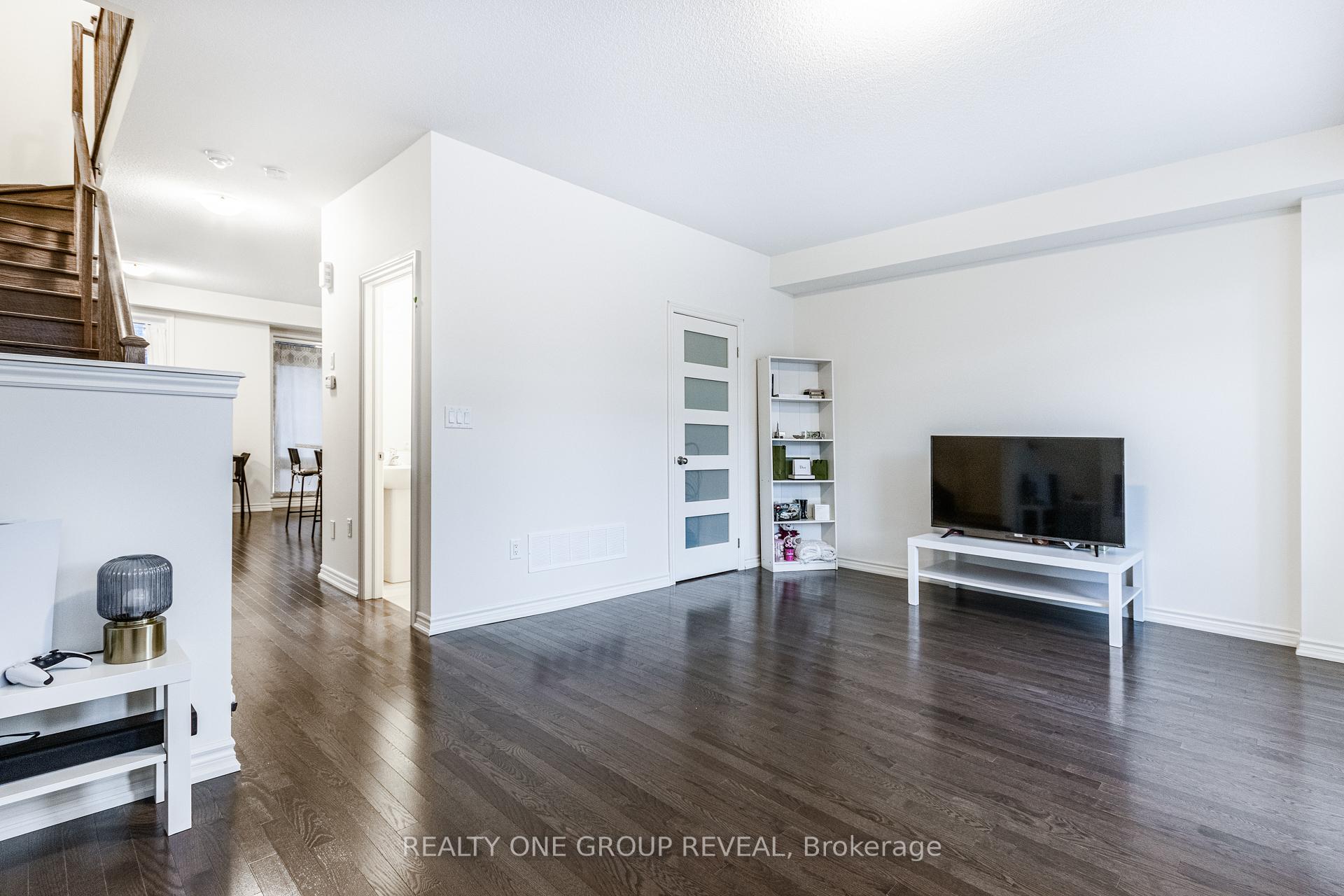 Photo 18 of 526 Danks Ridge Drive, Ajax, South East — HOMEH