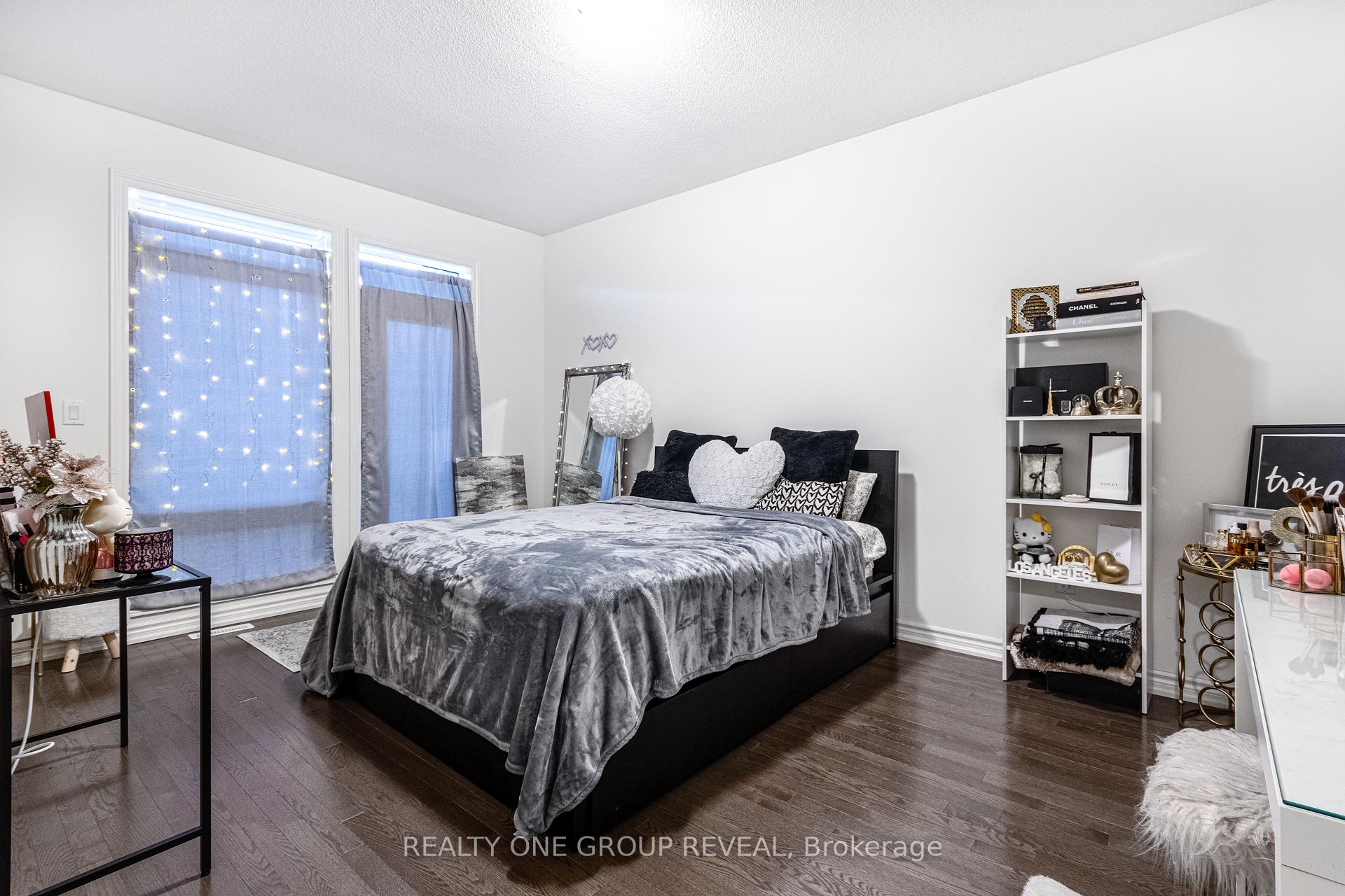 Photo 12 of 526 Danks Ridge Drive, Ajax, South East — HOMEH