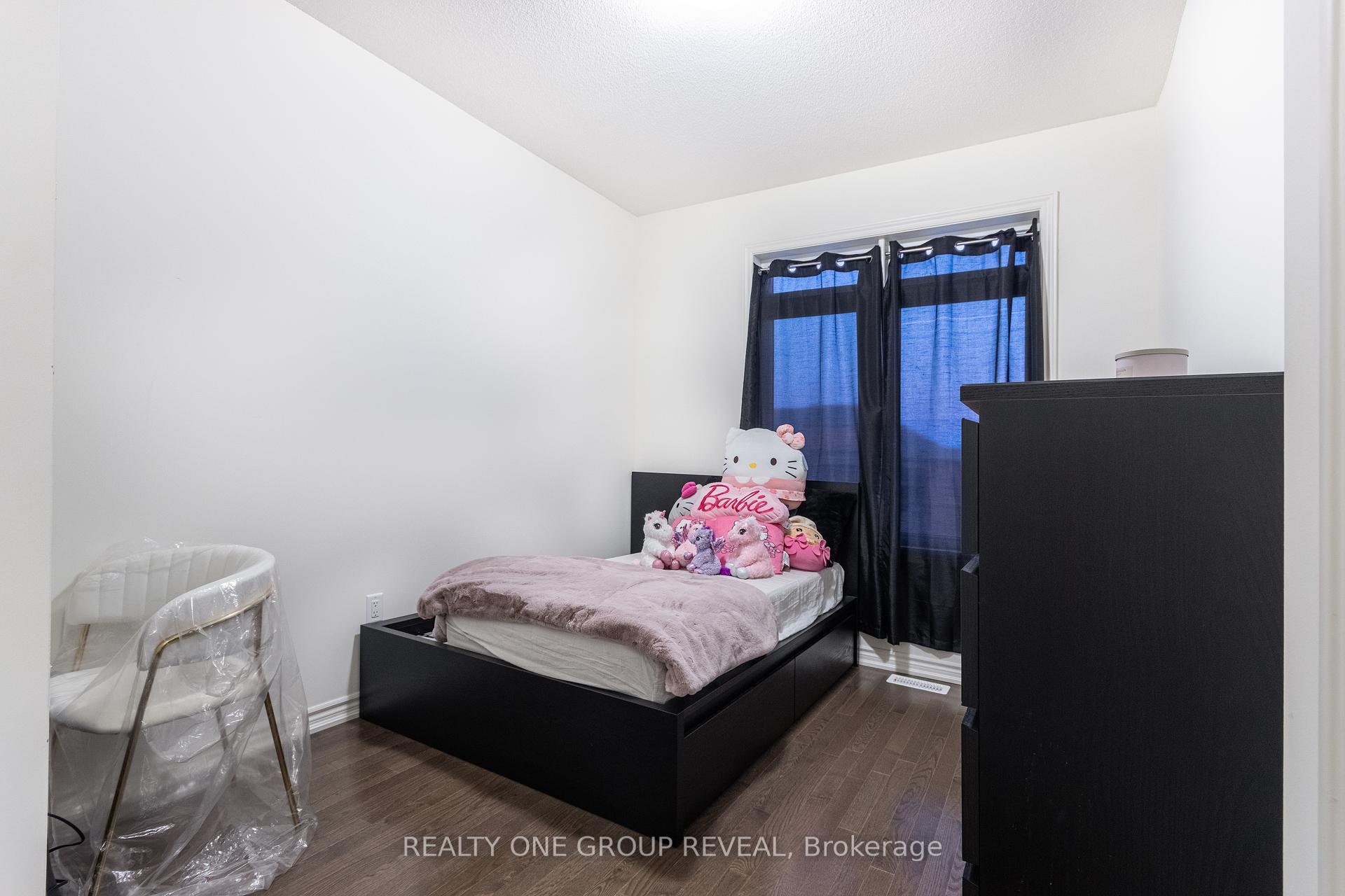 Photo 11 of 526 Danks Ridge Drive, Ajax, South East — HOMEH