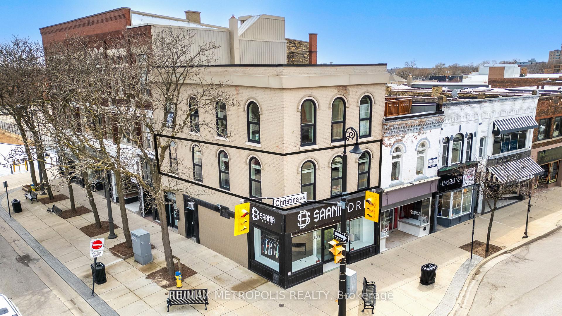 Photo 1 of Unit #2 (Upper), 157 Lochiel Street, Sarnia — HOMEH