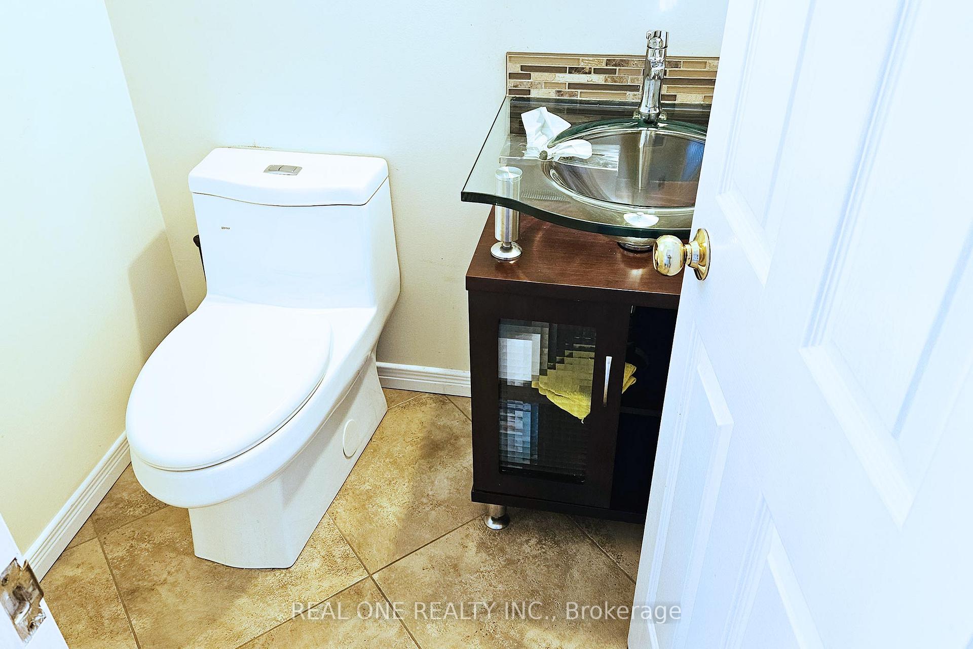 Photo 4 of 25 Bendamere Crescent, Markham, Raymerville — HOMEH