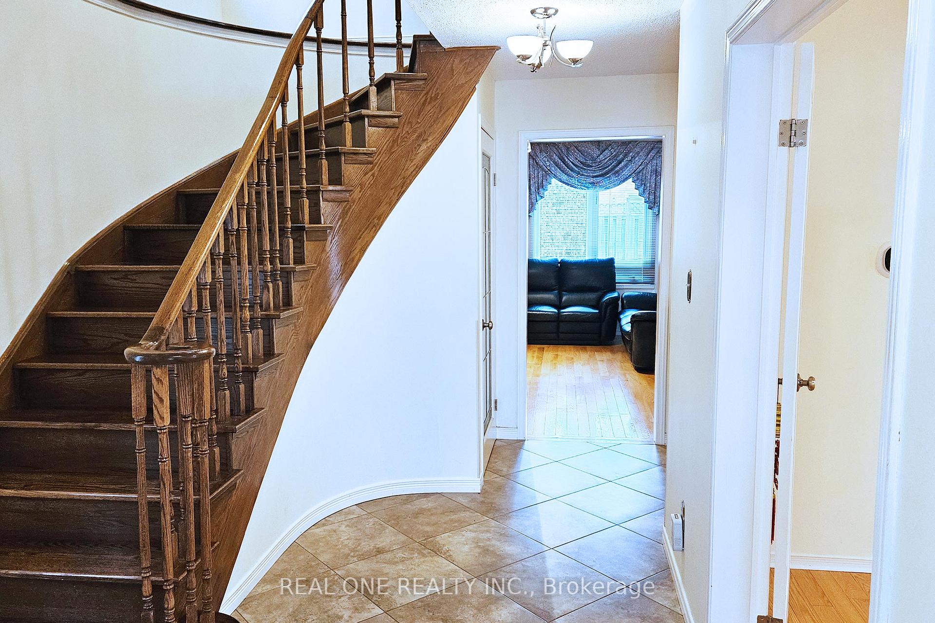 Photo 14 of 25 Bendamere Crescent, Markham, Raymerville — HOMEH
