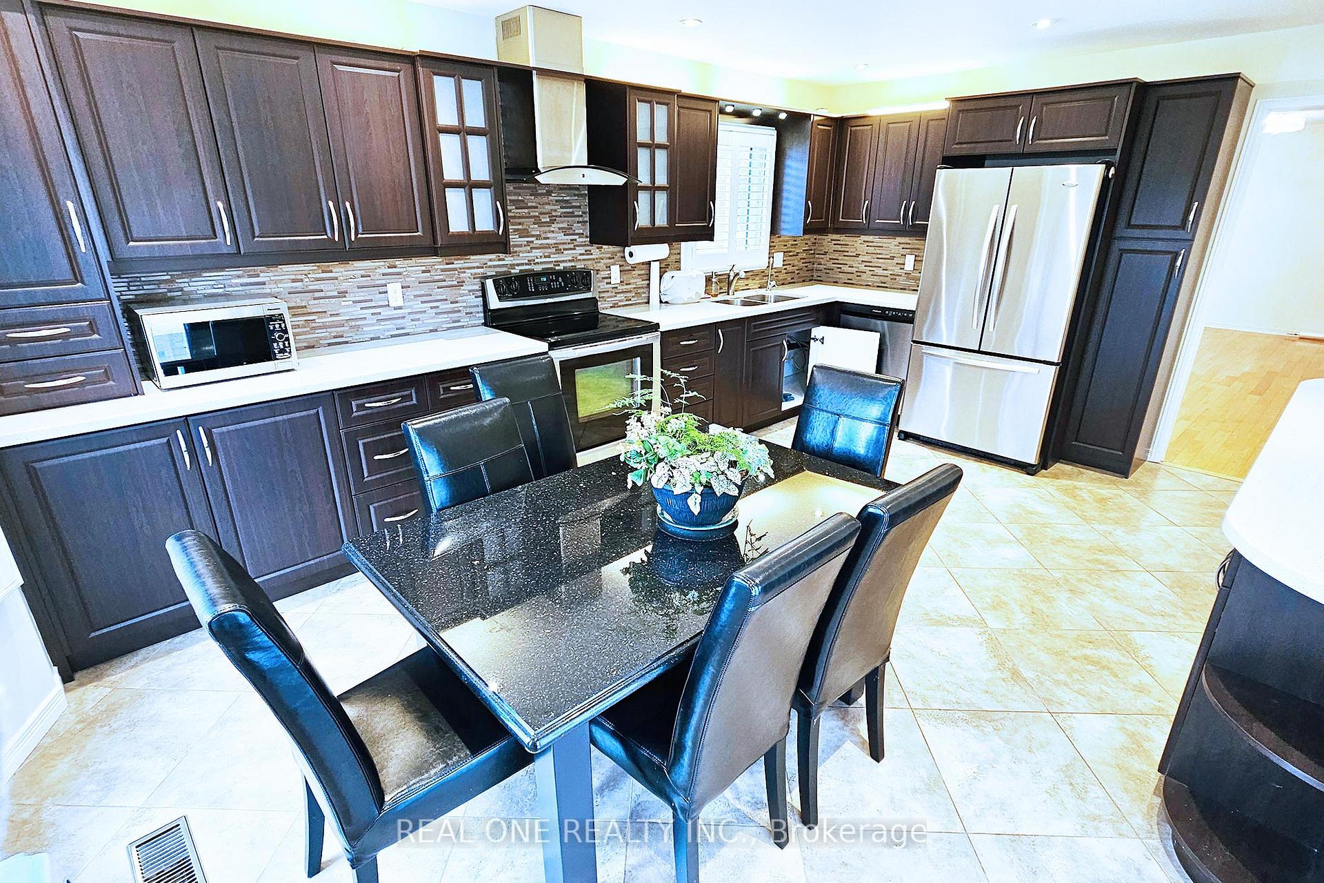 Photo 18 of 25 Bendamere Crescent, Markham, Raymerville — HOMEH