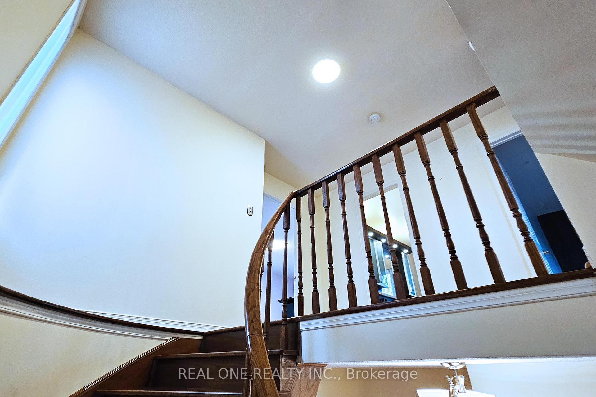 Photo 15 of 25 Bendamere Crescent, Markham, Raymerville — HOMEH