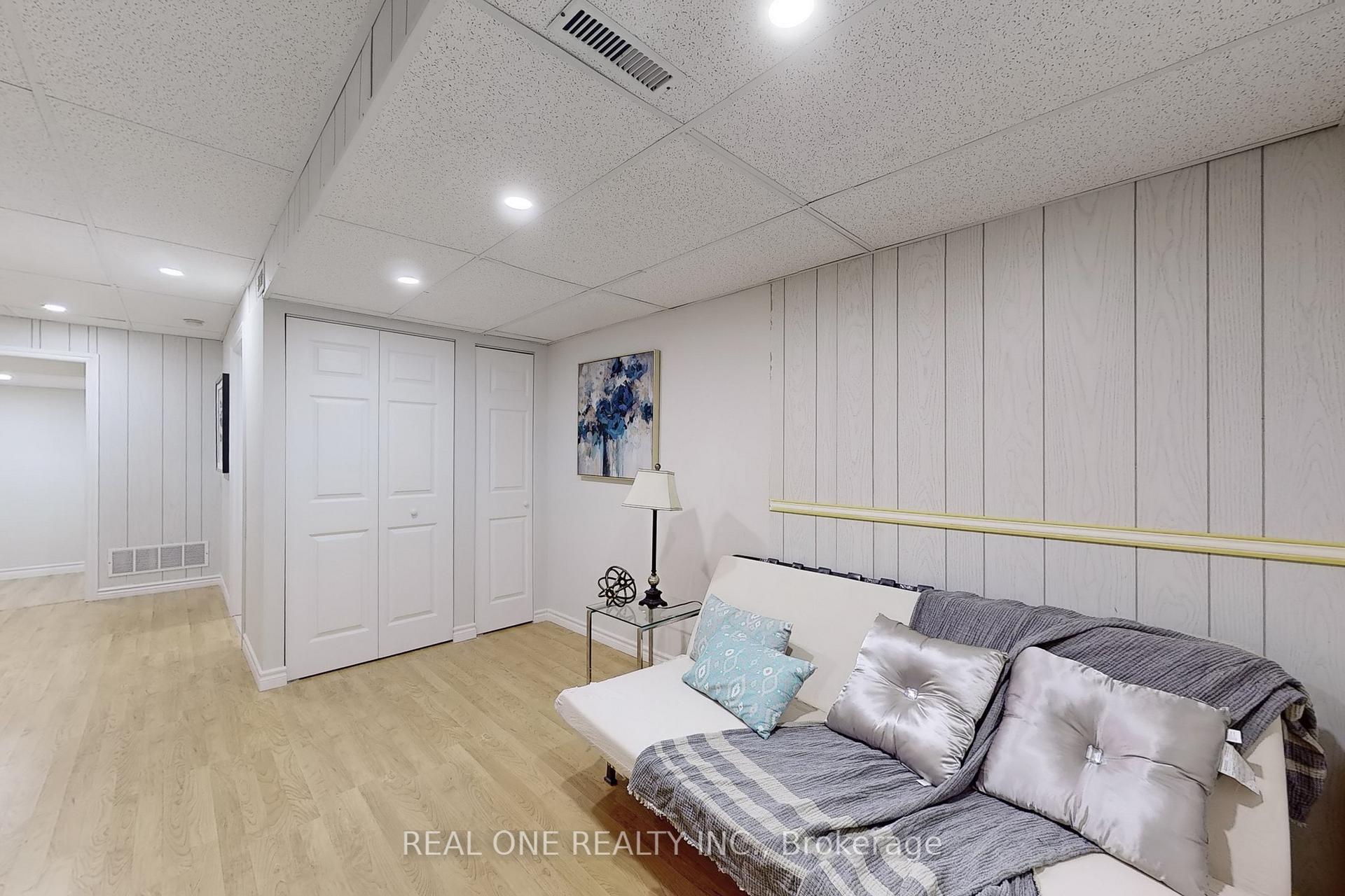 Photo 17 of 38 Wingrove Street, Markham, Wismer — HOMEH