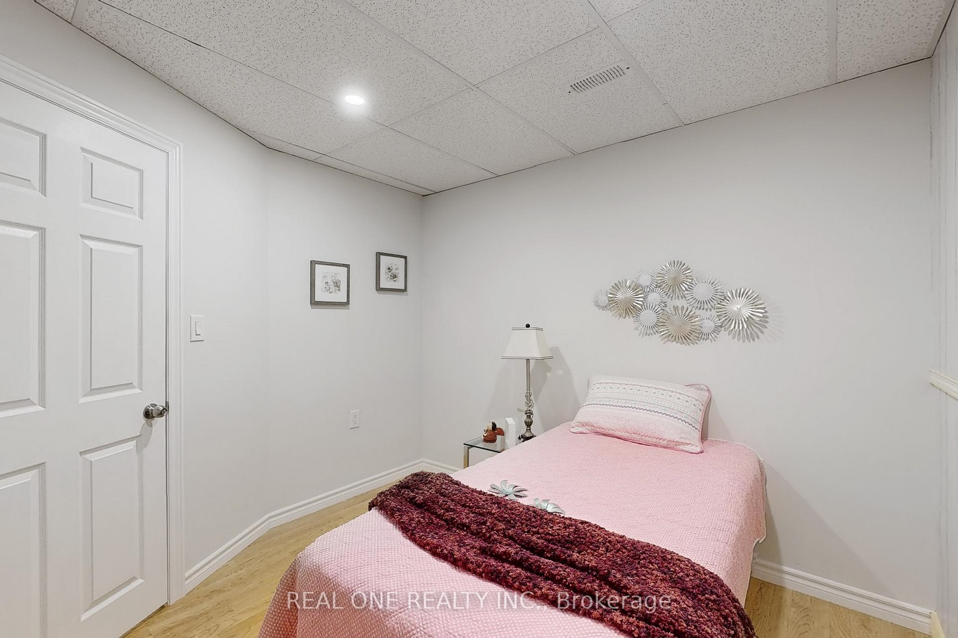 Photo 18 of 38 Wingrove Street, Markham, Wismer — HOMEH