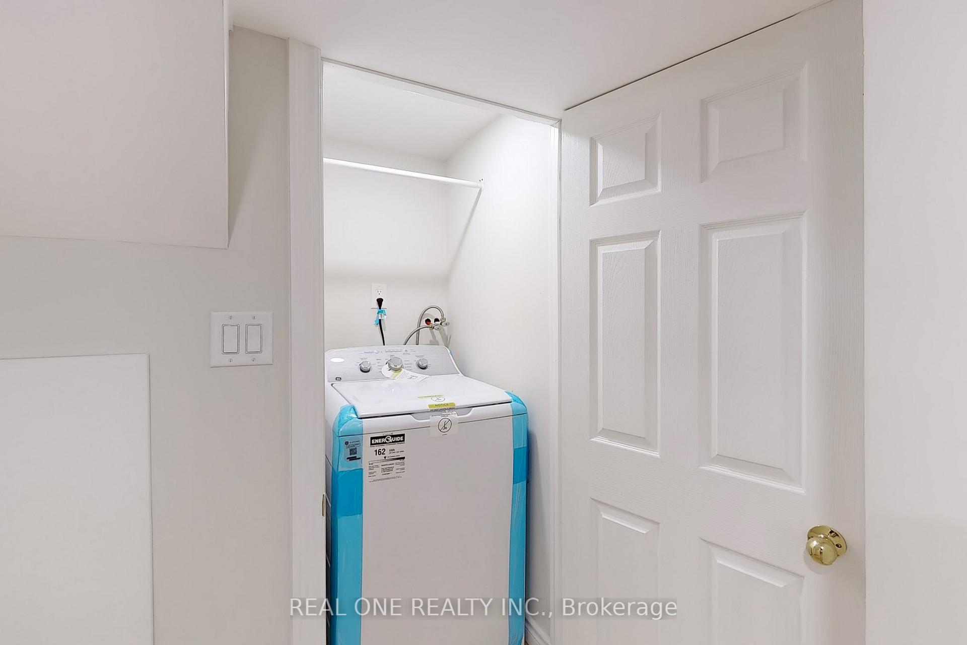 Photo 11 of 38 Wingrove Street, Markham, Wismer — HOMEH