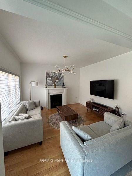 Photo 3 of 378 Danny Wheeler Boulevard, Georgina, Keswick North — HOMEH