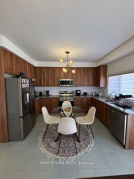 Photo 8 of 378 Danny Wheeler Boulevard, Georgina, Keswick North — HOMEH