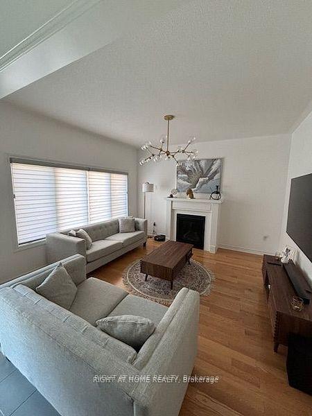 Photo 11 of 378 Danny Wheeler Boulevard, Georgina, Keswick North — HOMEH
